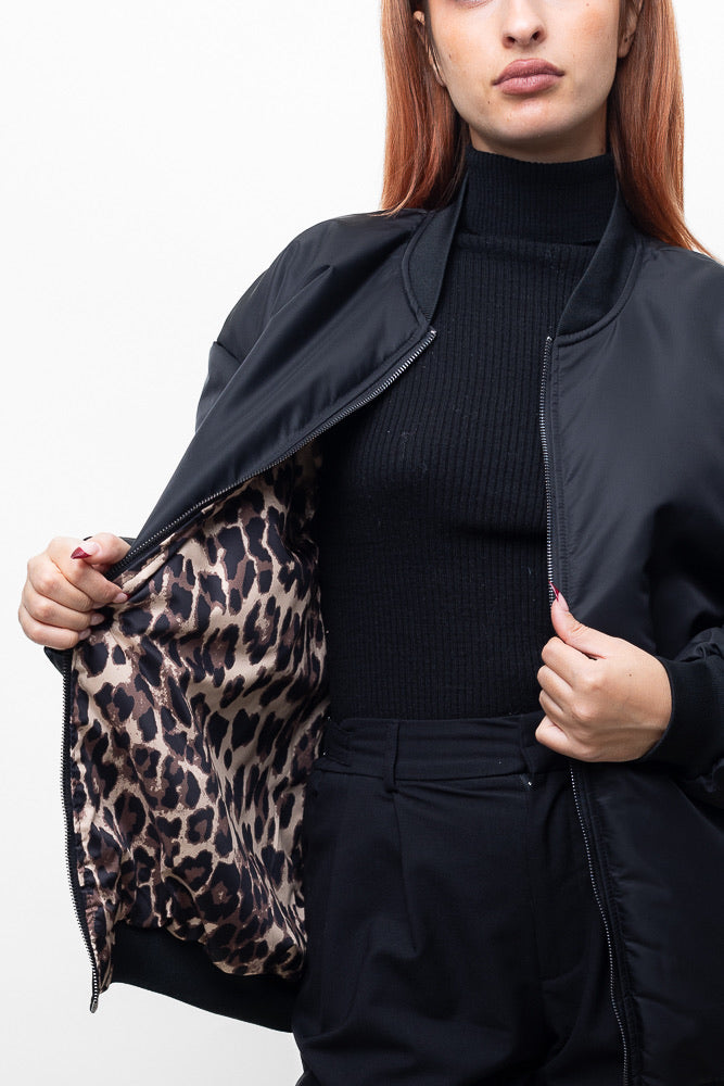 REVERSIBLE BOMBER WITH LEOPARD INTERIOR