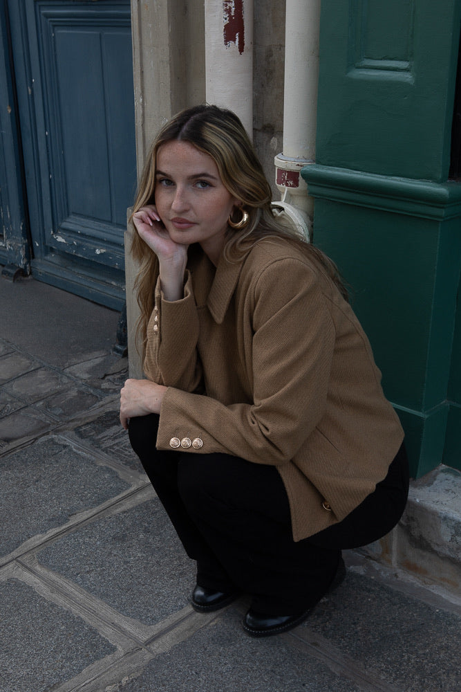 VESTE COURTE À DOUBLE BOUTONNAGE