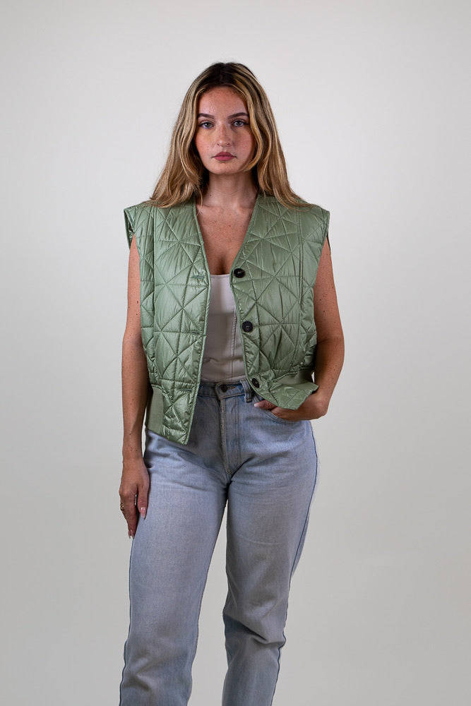 QUILTED SLEEVELESS DOWN JACKET