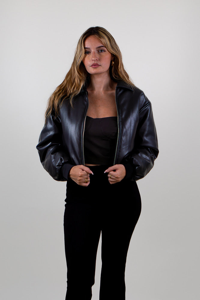 BOMBER COURT EN SIMILICUIR
