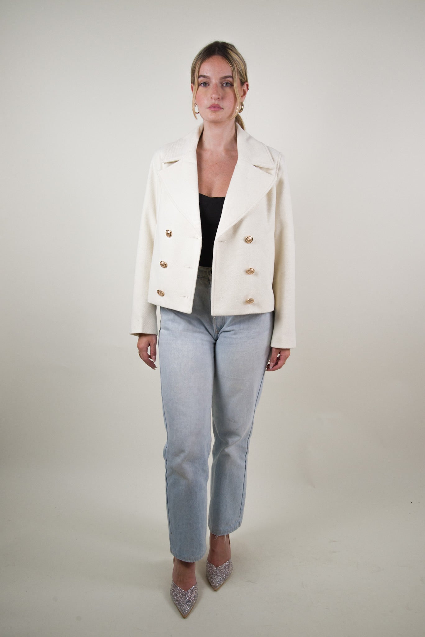 VESTE COURTE À DOUBLE BOUTONNAGE