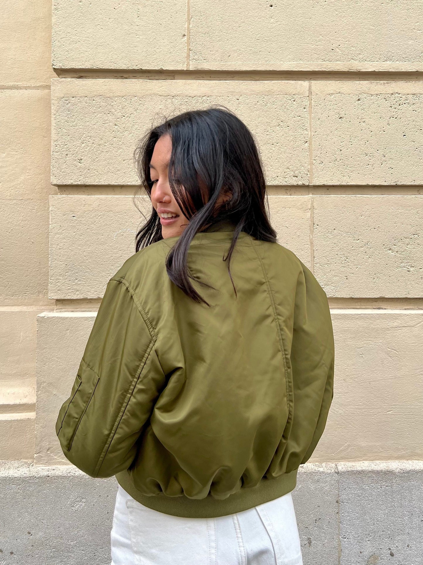 BOMBER AVEC POCHES SUR LES MANCHES