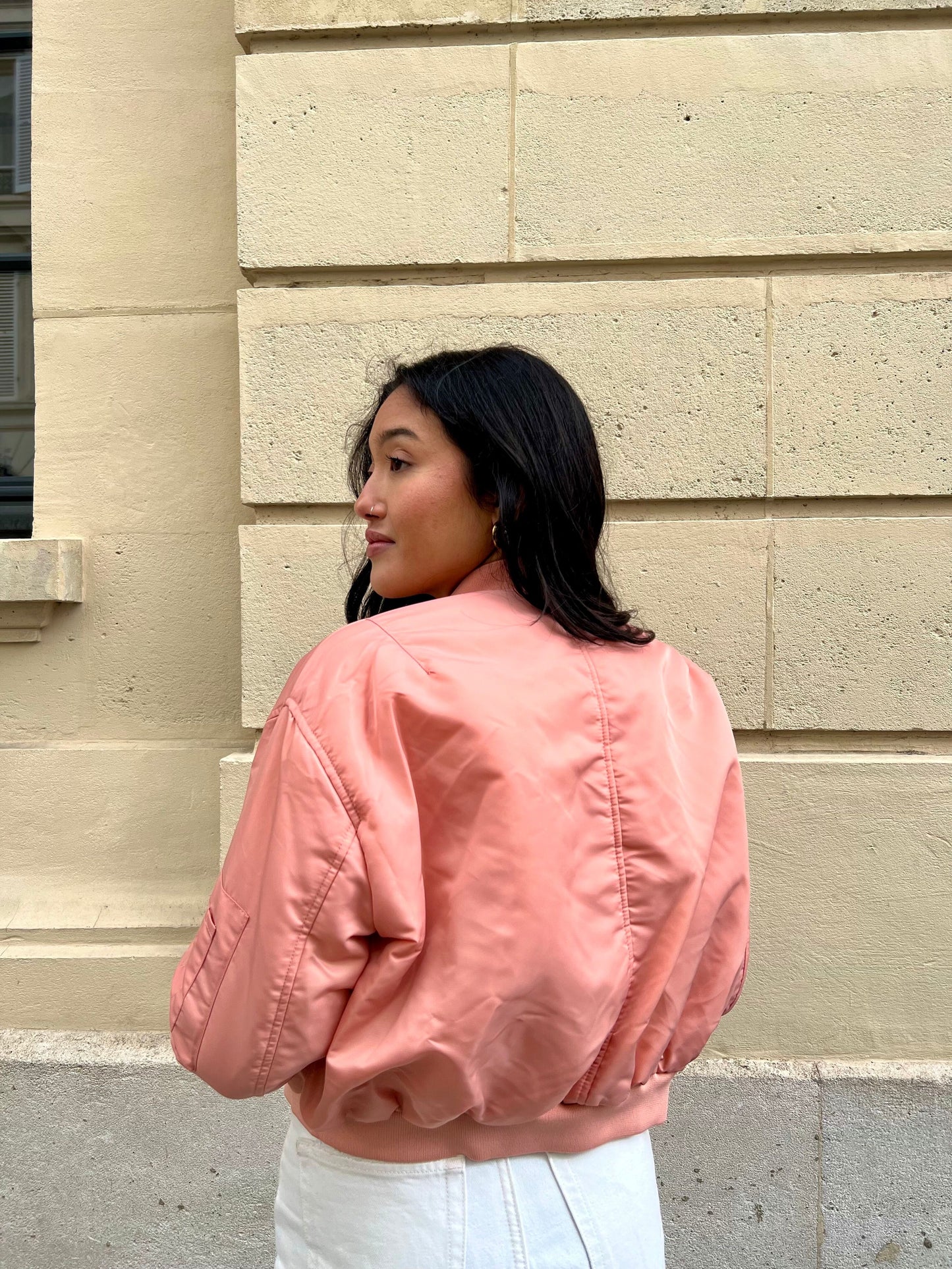 BOMBER AVEC POCHES SUR LES MANCHES