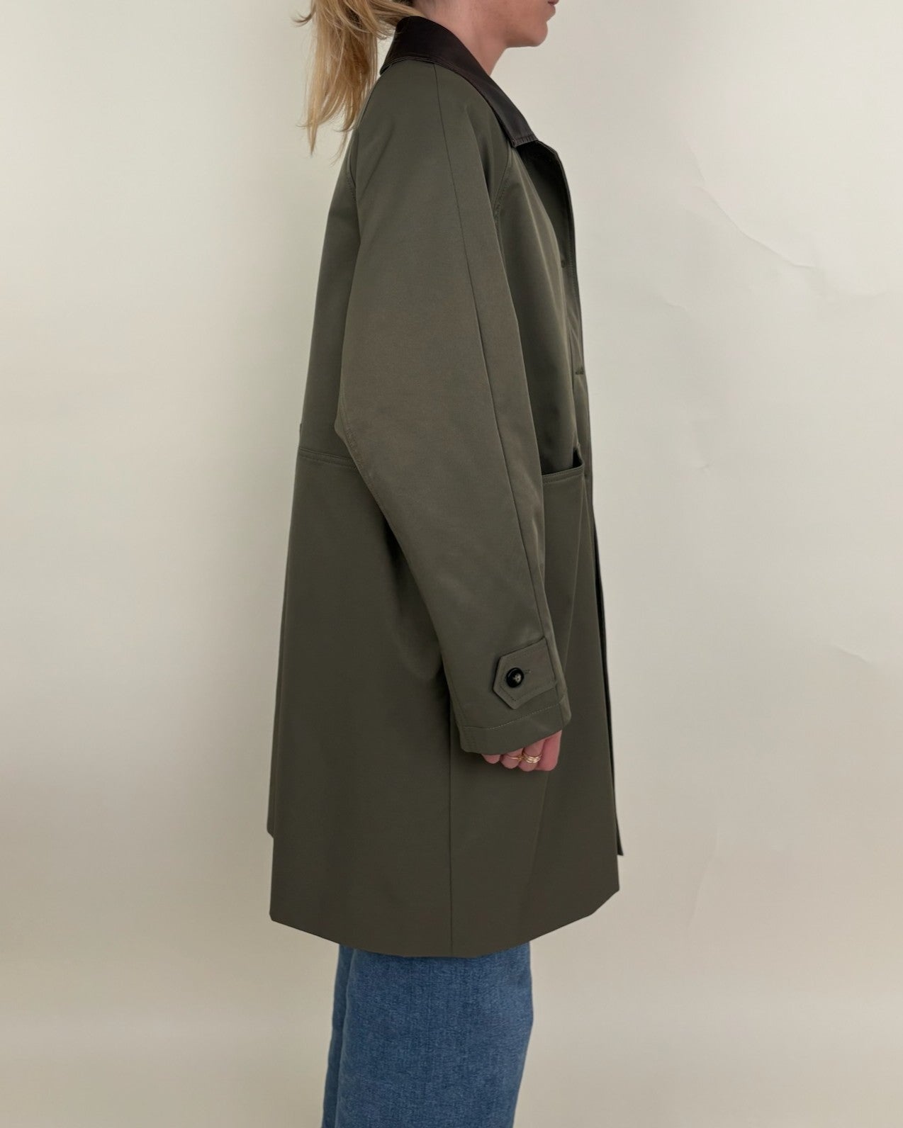 PARKA CON CUELLO EN CONTRASTE