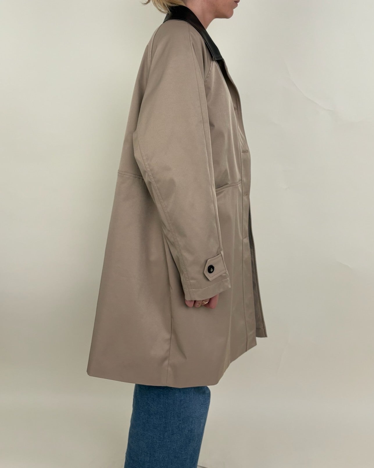 PARKA CON CUELLO EN CONTRASTE