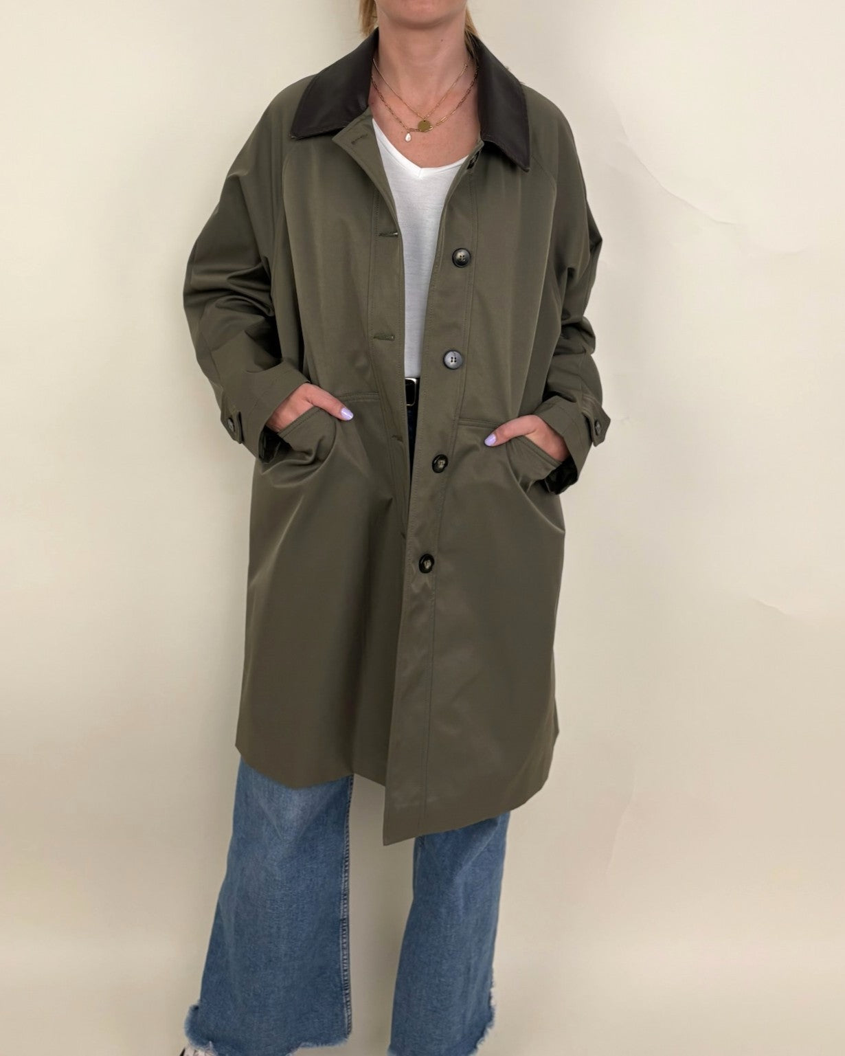 PARKA CON CUELLO EN CONTRASTE