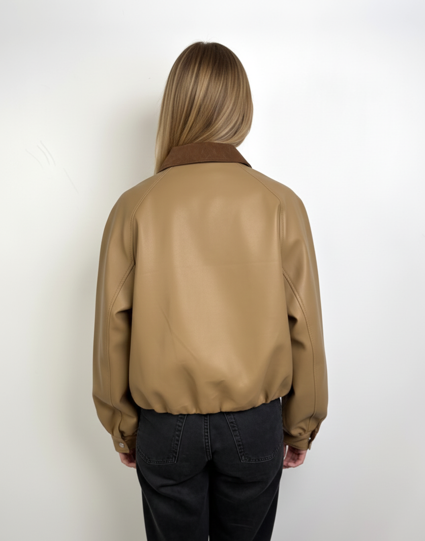 VESTE EN SIMILICUIR À COL CONTRASTÉ