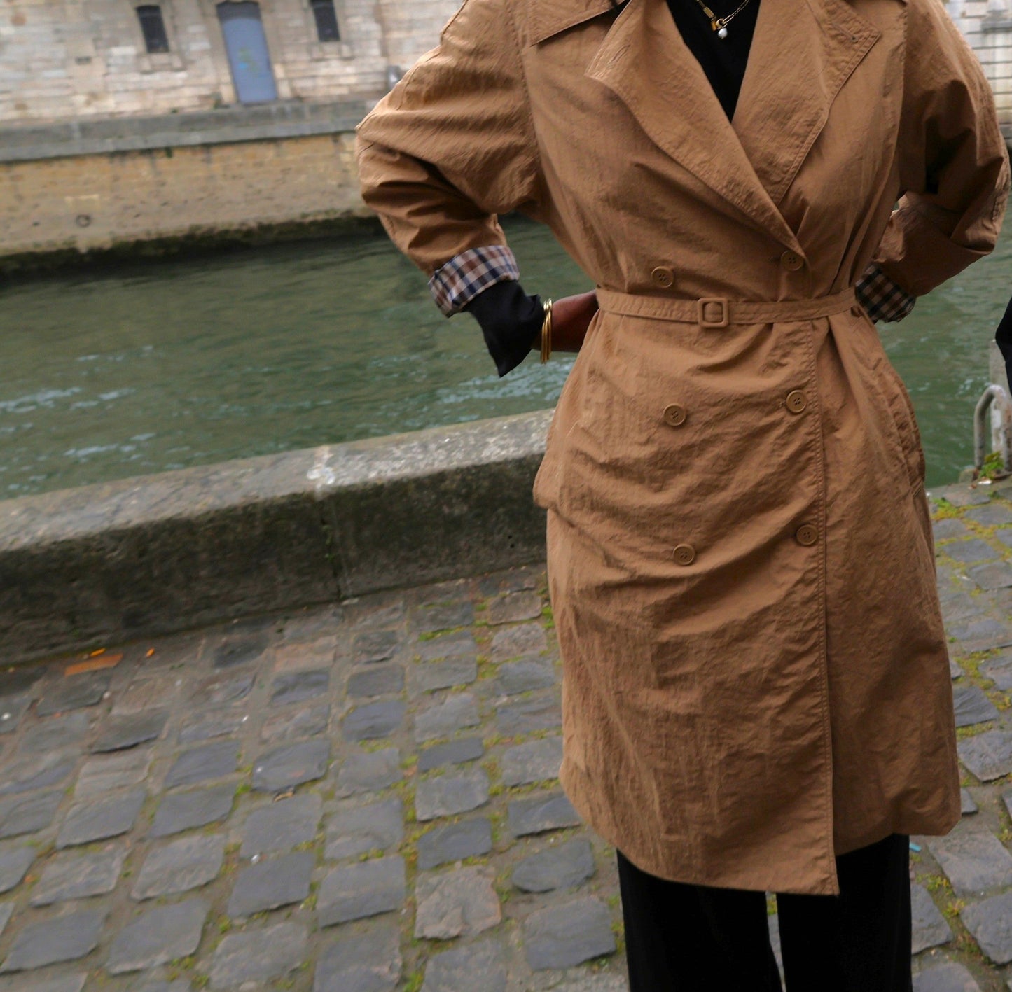 LONG TRENCH COAT WITH BELT AND CHECK LINING