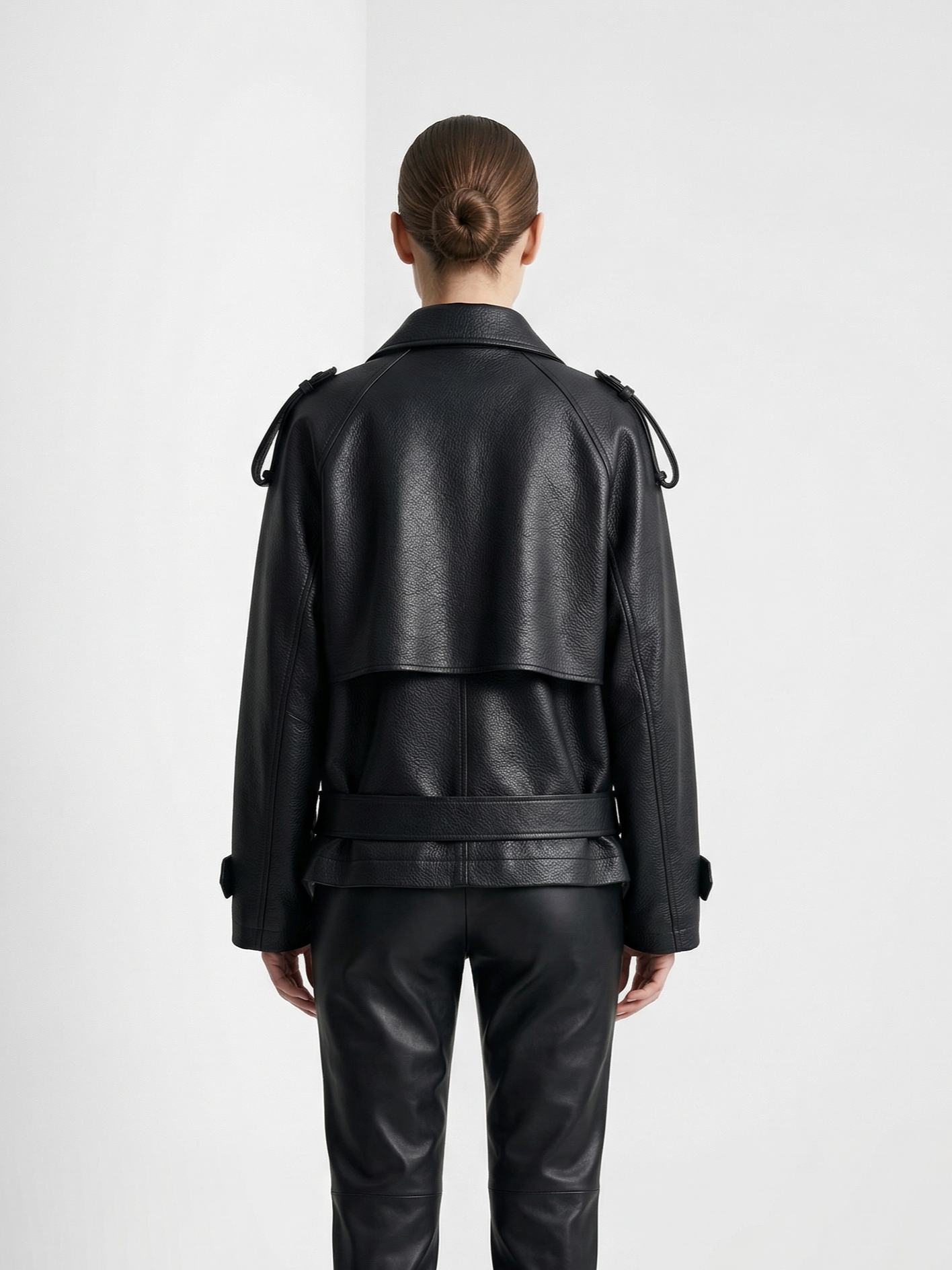 CHAQUETA EFECTO PIEL CON CINTURÓN