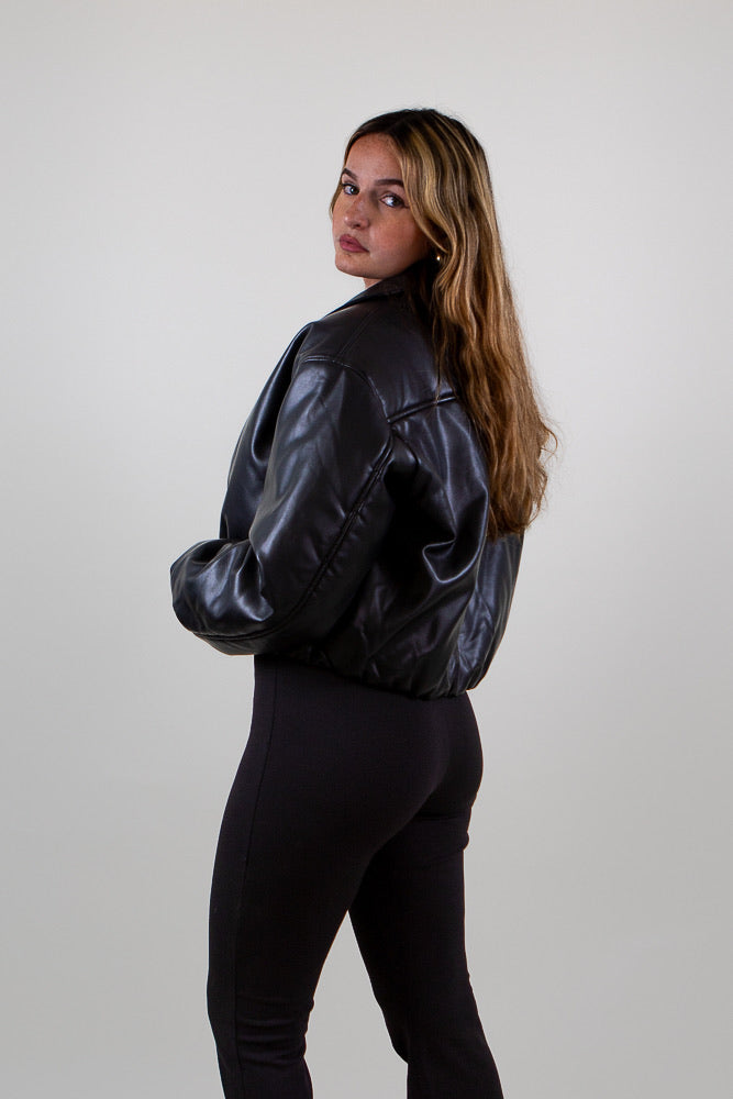 BOMBER COURT EN SIMILICUIR