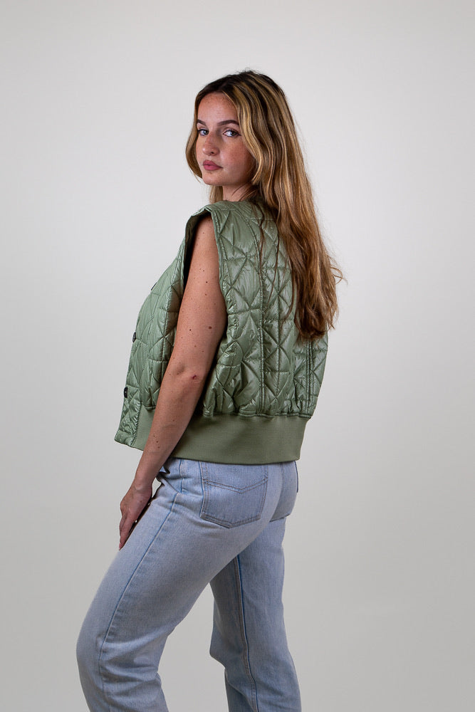 QUILTED SLEEVELESS DOWN JACKET