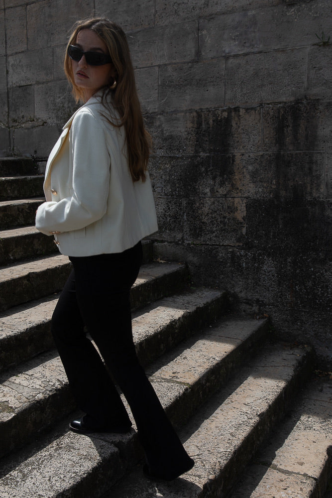 VESTE COURTE À DOUBLE BOUTONNAGE