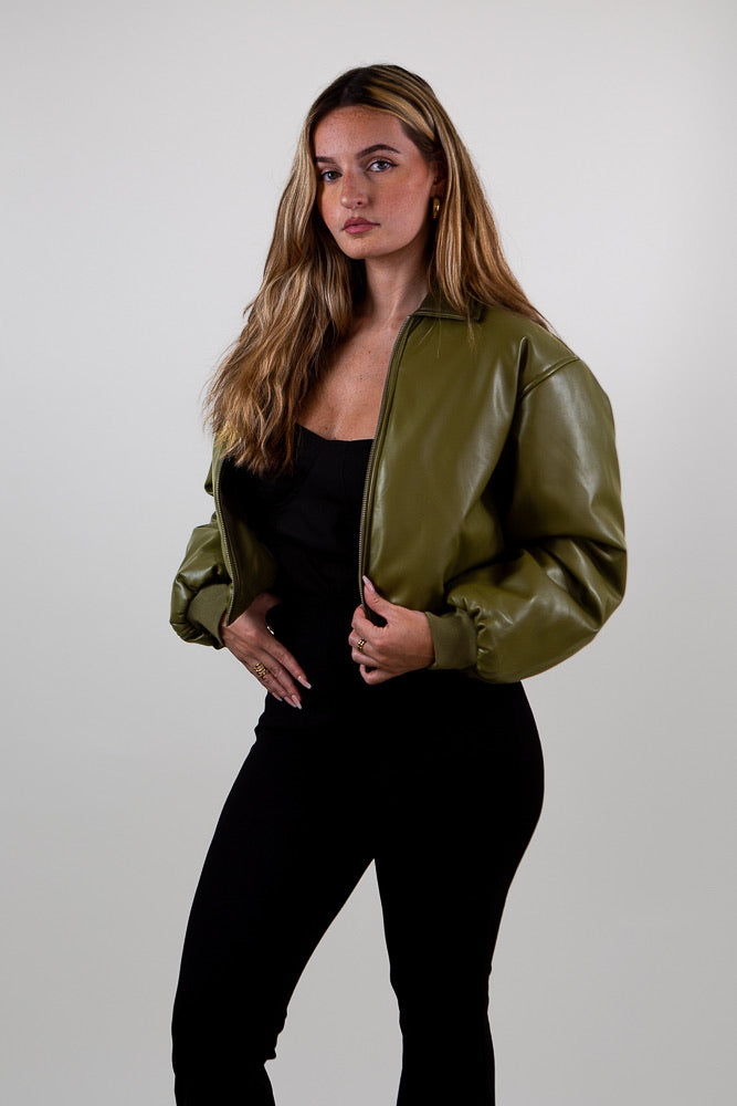 BOMBER COURT EN SIMILICUIR