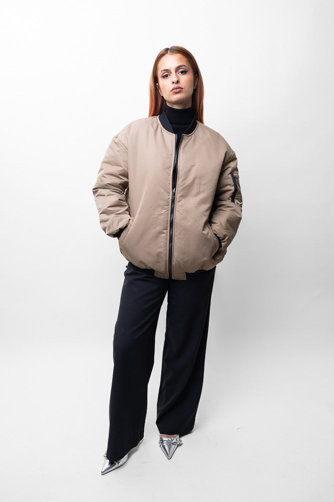 REVERSIBLE BOMBER WITH LEOPARD INTERIOR