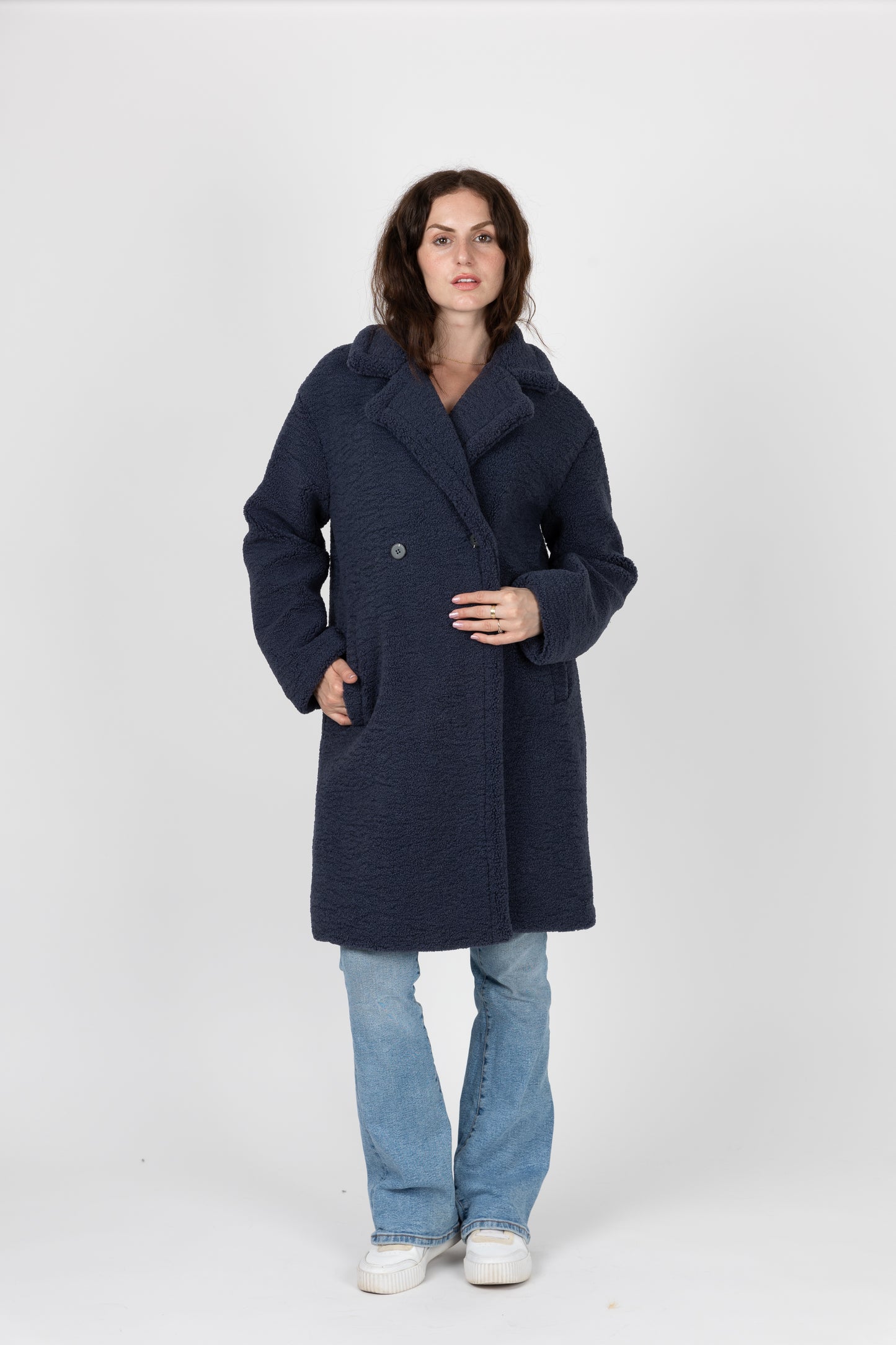 MID-LENGTH SHEARLING COAT
