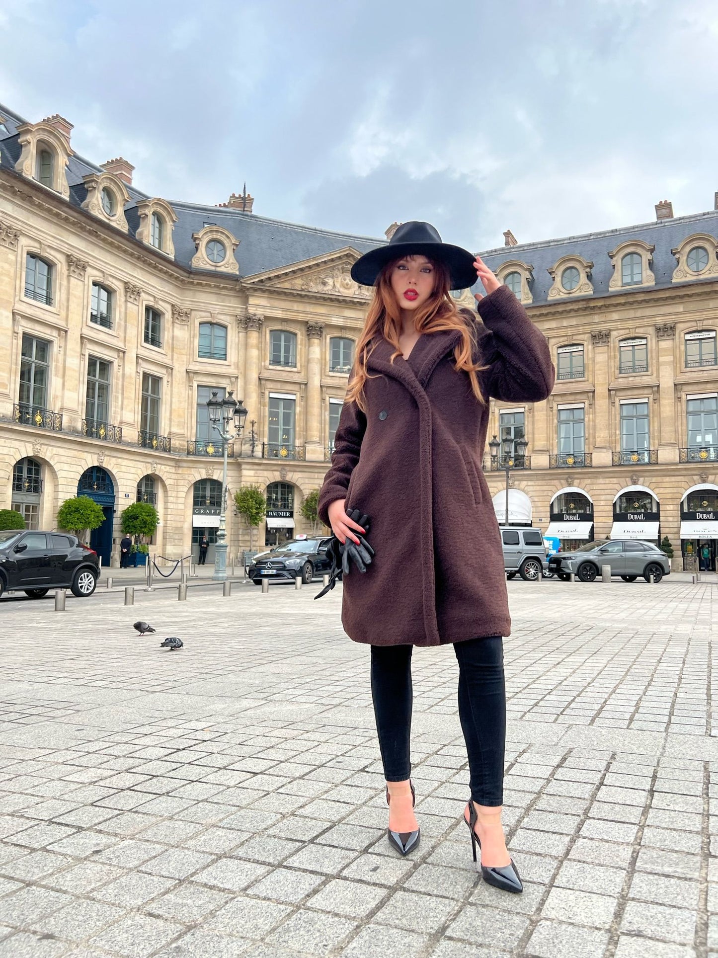 MID-LENGTH SHEARLING COAT