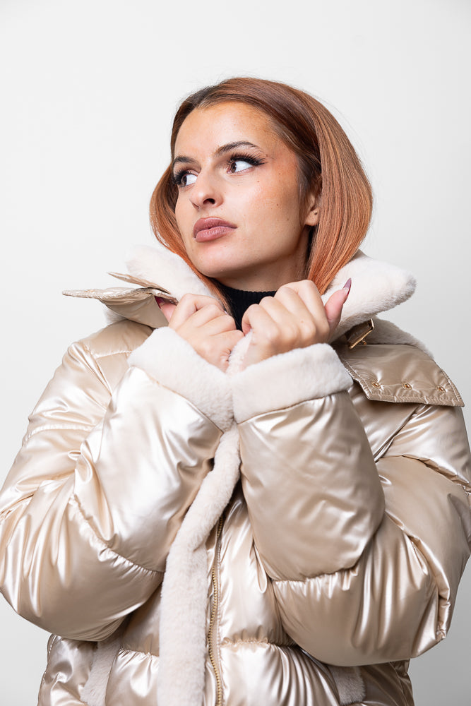CHAQUETA DE PLUMAS CON INTERIOR DE PIEL SINTÉTICA