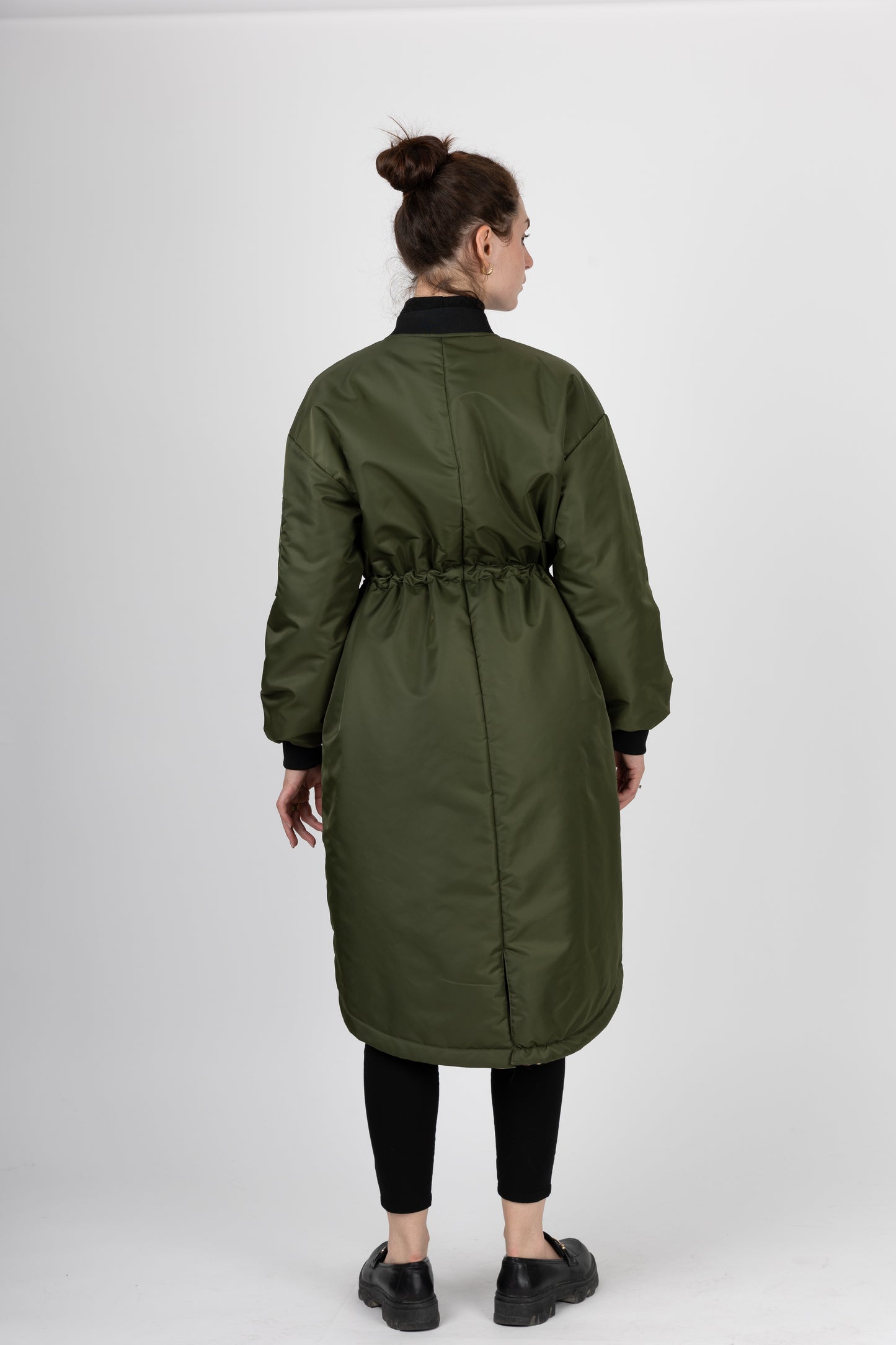 PARKA BOMBER LARGA REVERSIBLE CON INTERIOR DE LEOPARDO