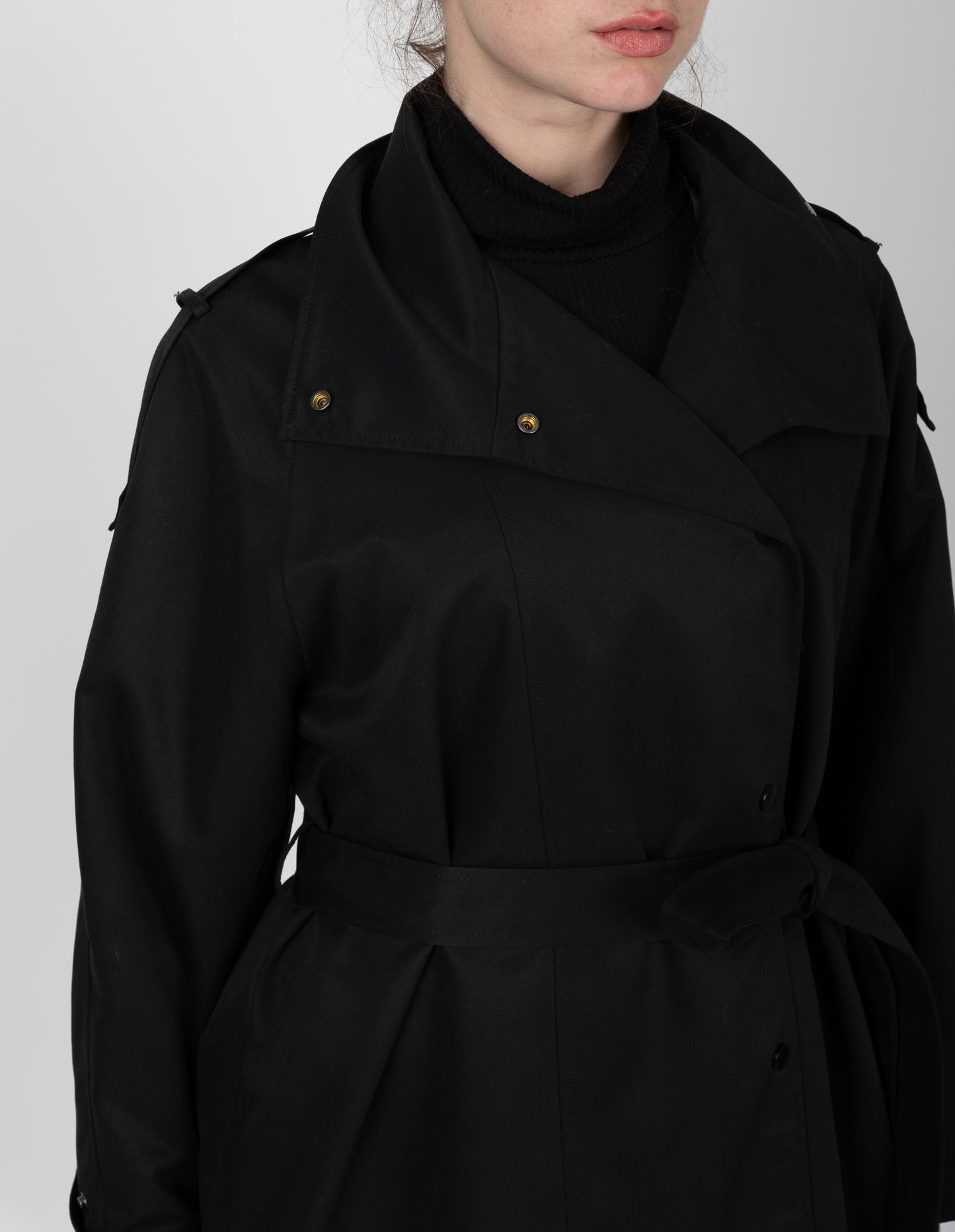 TRENCH LONG Á CEINTURE ET BOUTONS PRESSION