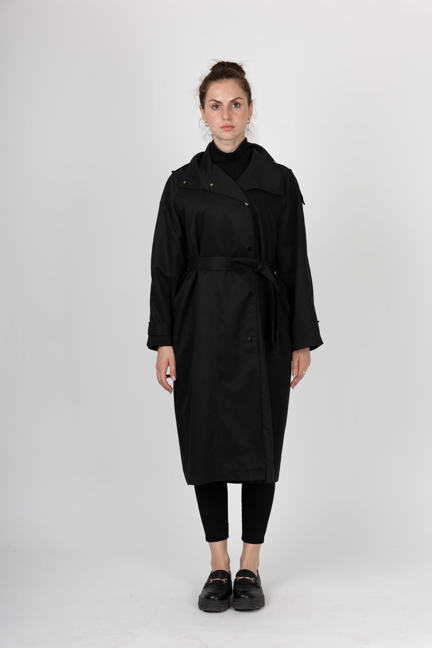 TRENCH LONG Á CEINTURE ET BOUTONS PRESSION