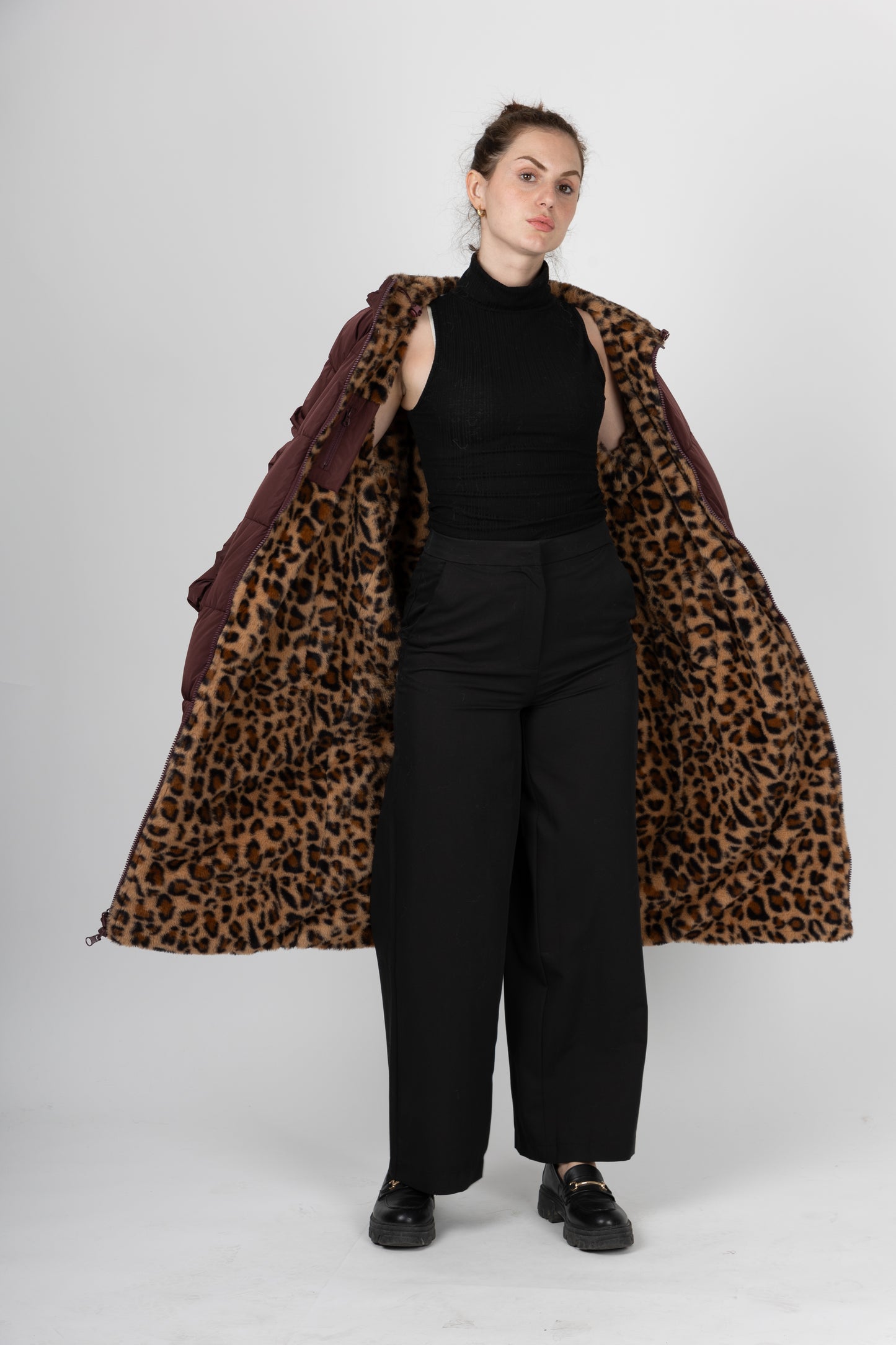 CHAQUETA DE PLUMAS LARGA REVERSIBLE CON ESTAMPADO DE LEOPARDO
