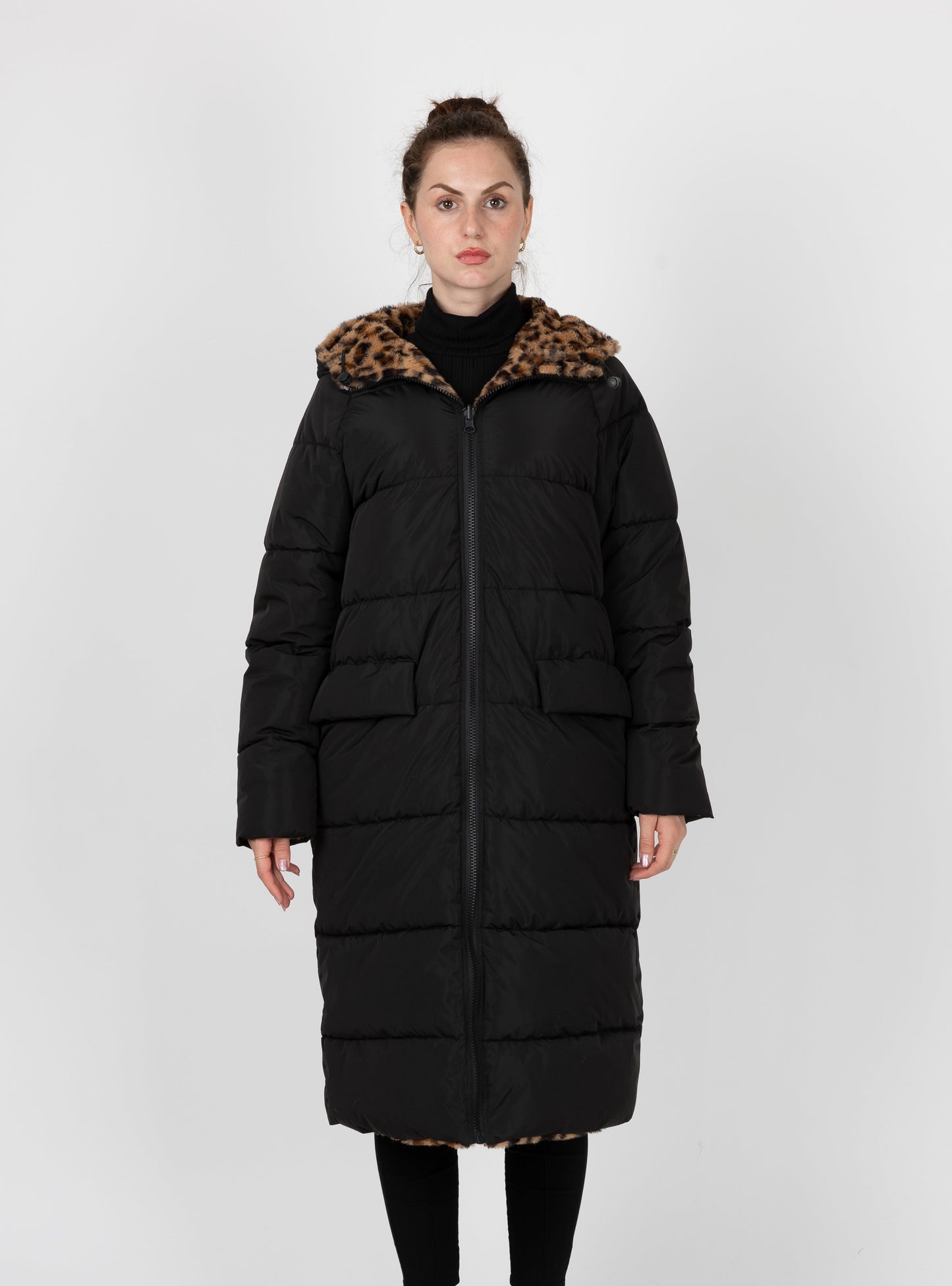 CHAQUETA DE PLUMAS LARGA REVERSIBLE CON ESTAMPADO DE LEOPARDO