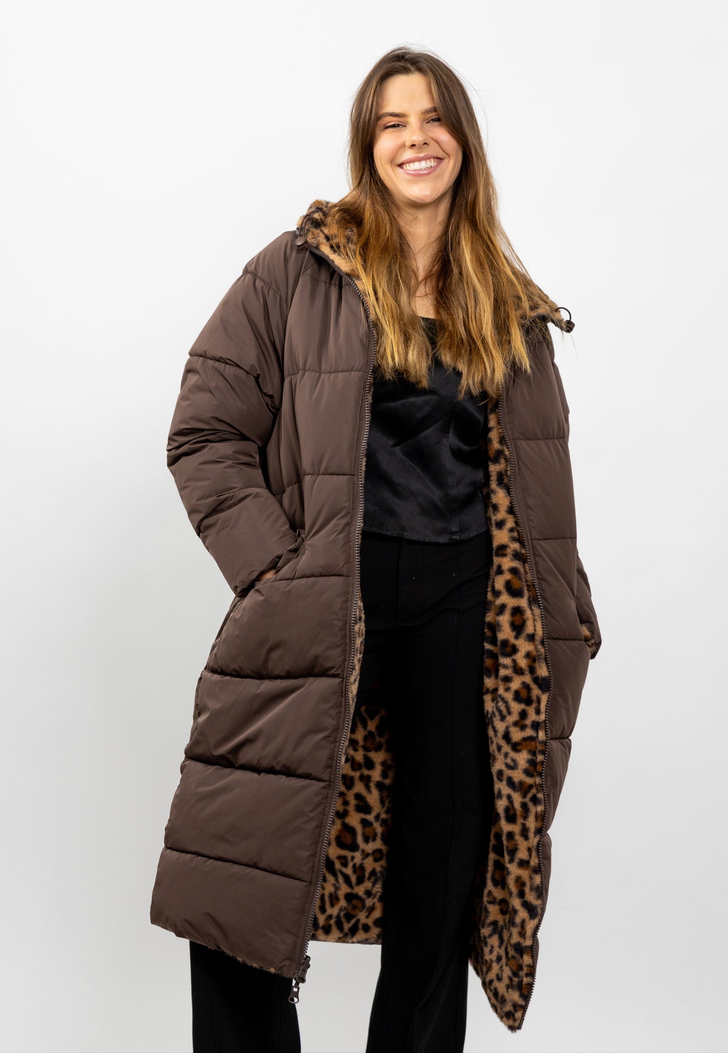 CHAQUETA DE PLUMAS LARGA REVERSIBLE CON ESTAMPADO DE LEOPARDO