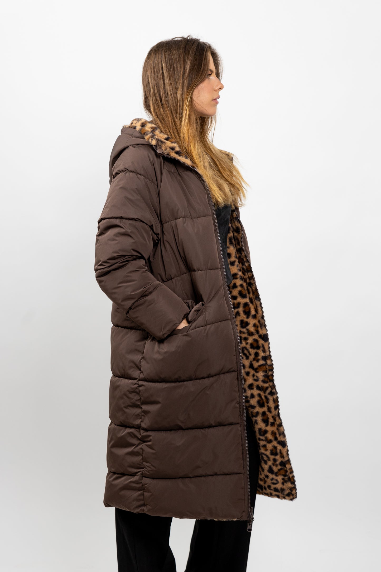 CHAQUETA DE PLUMAS LARGA REVERSIBLE CON ESTAMPADO DE LEOPARDO