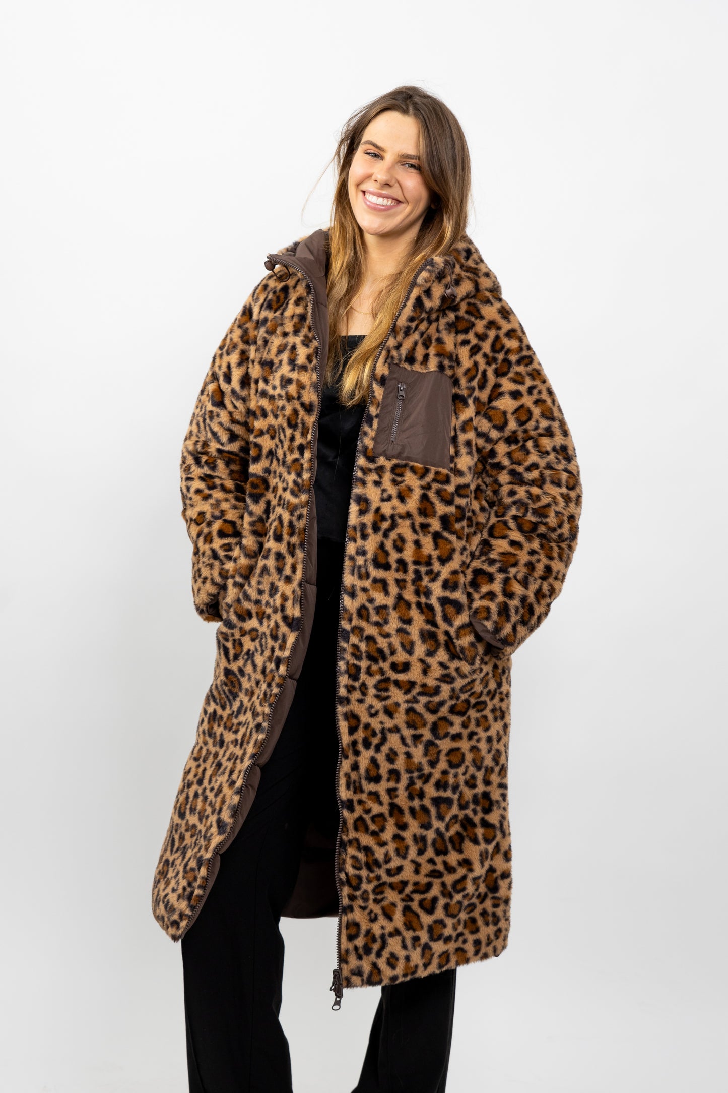 CHAQUETA DE PLUMAS LARGA REVERSIBLE CON ESTAMPADO DE LEOPARDO