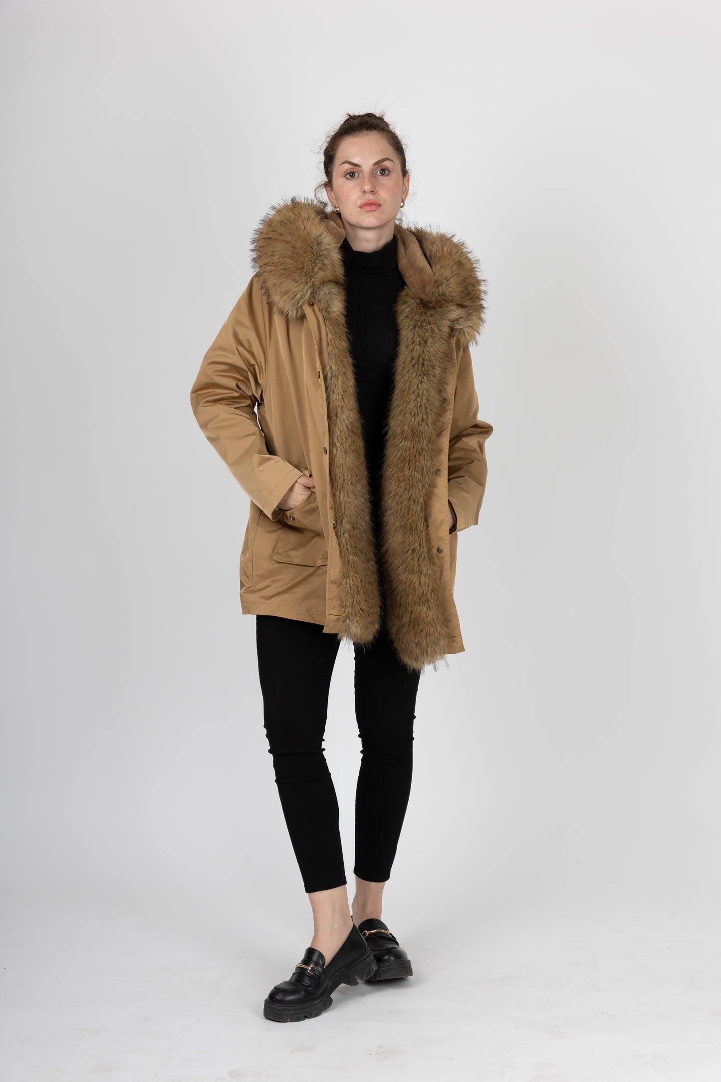 COAT WITH FAUX FUR INTERIOR AND COLLAR