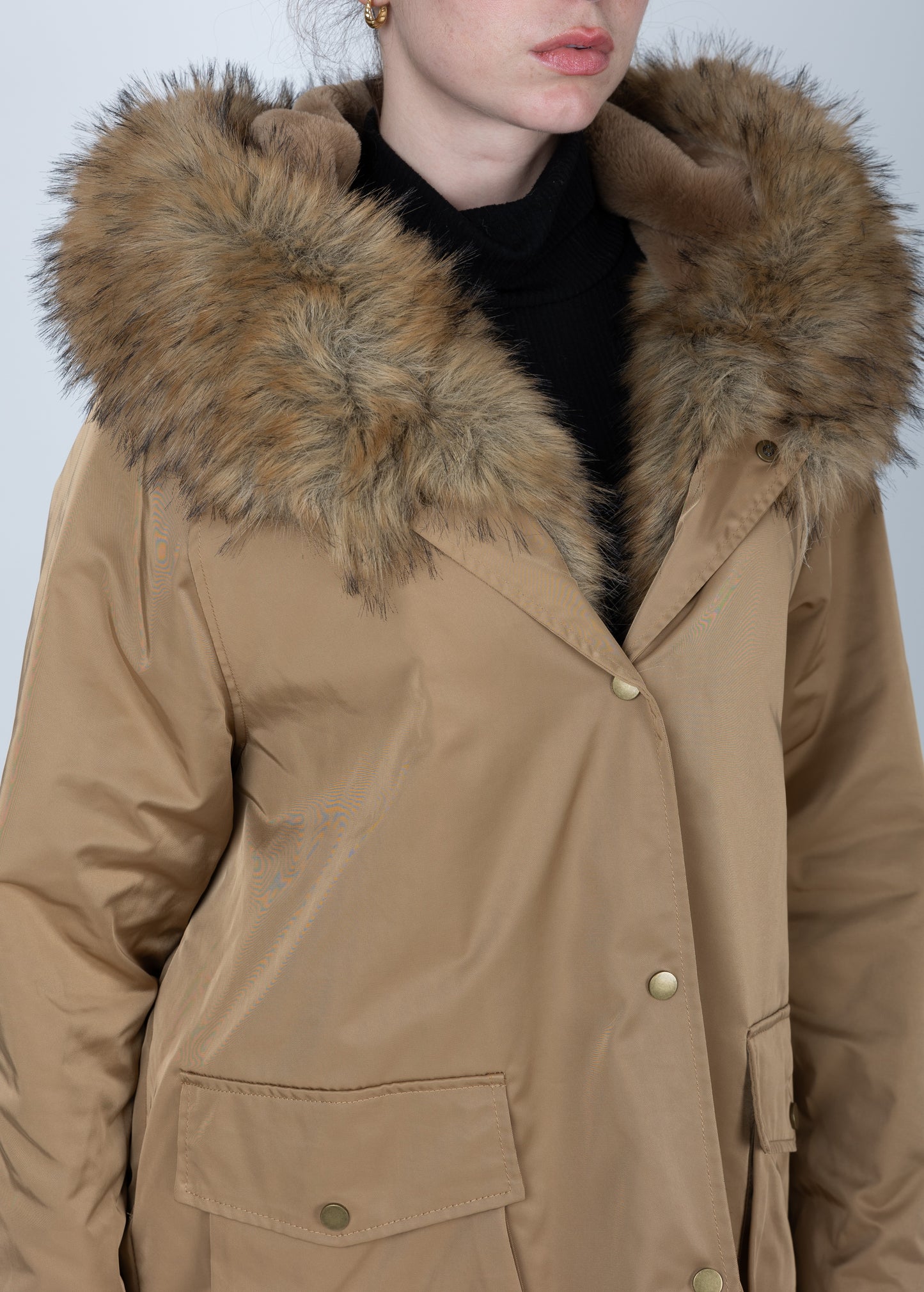 COAT WITH FAUX FUR INTERIOR AND COLLAR