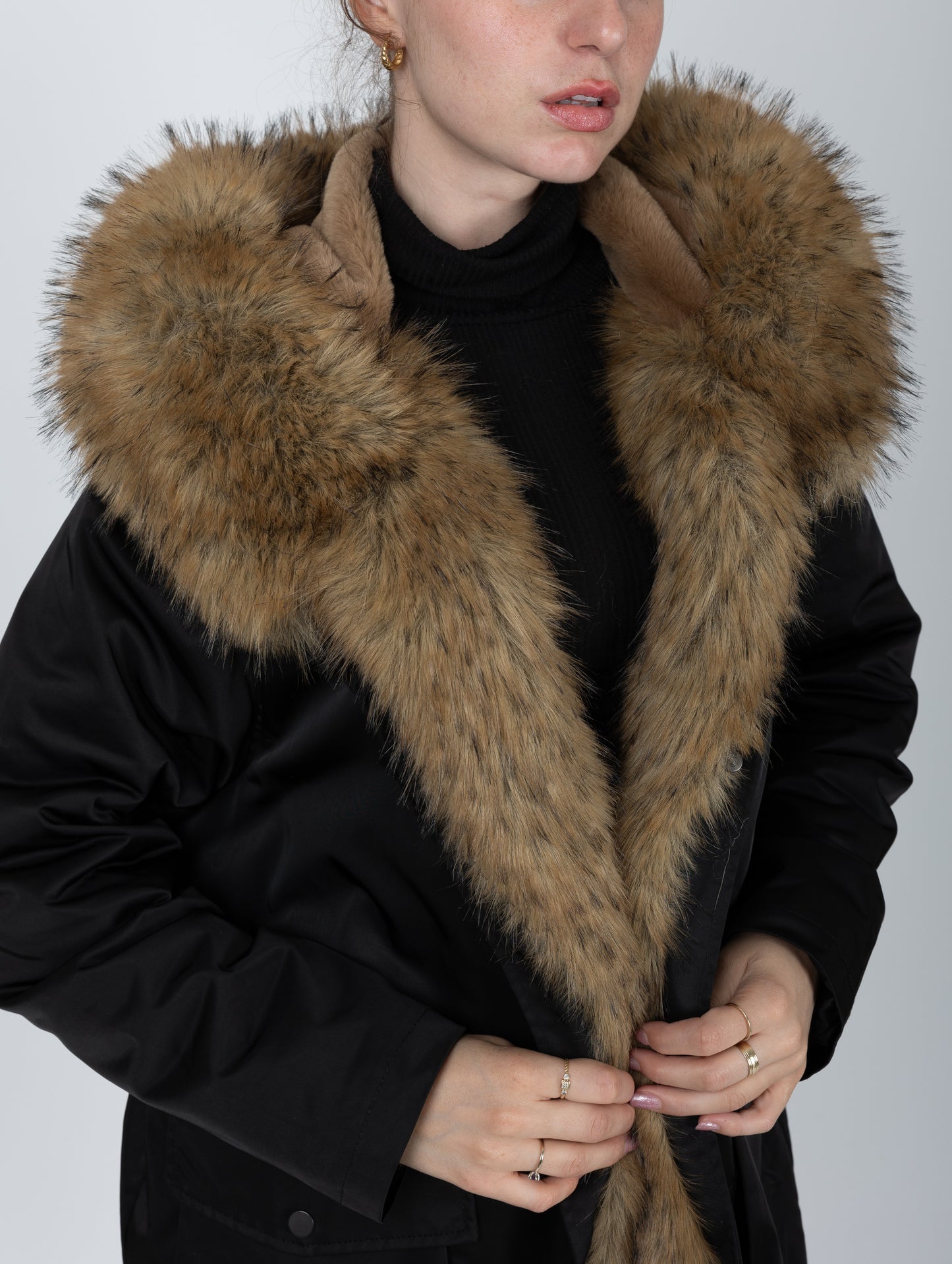 COAT WITH FAUX FUR INTERIOR AND COLLAR