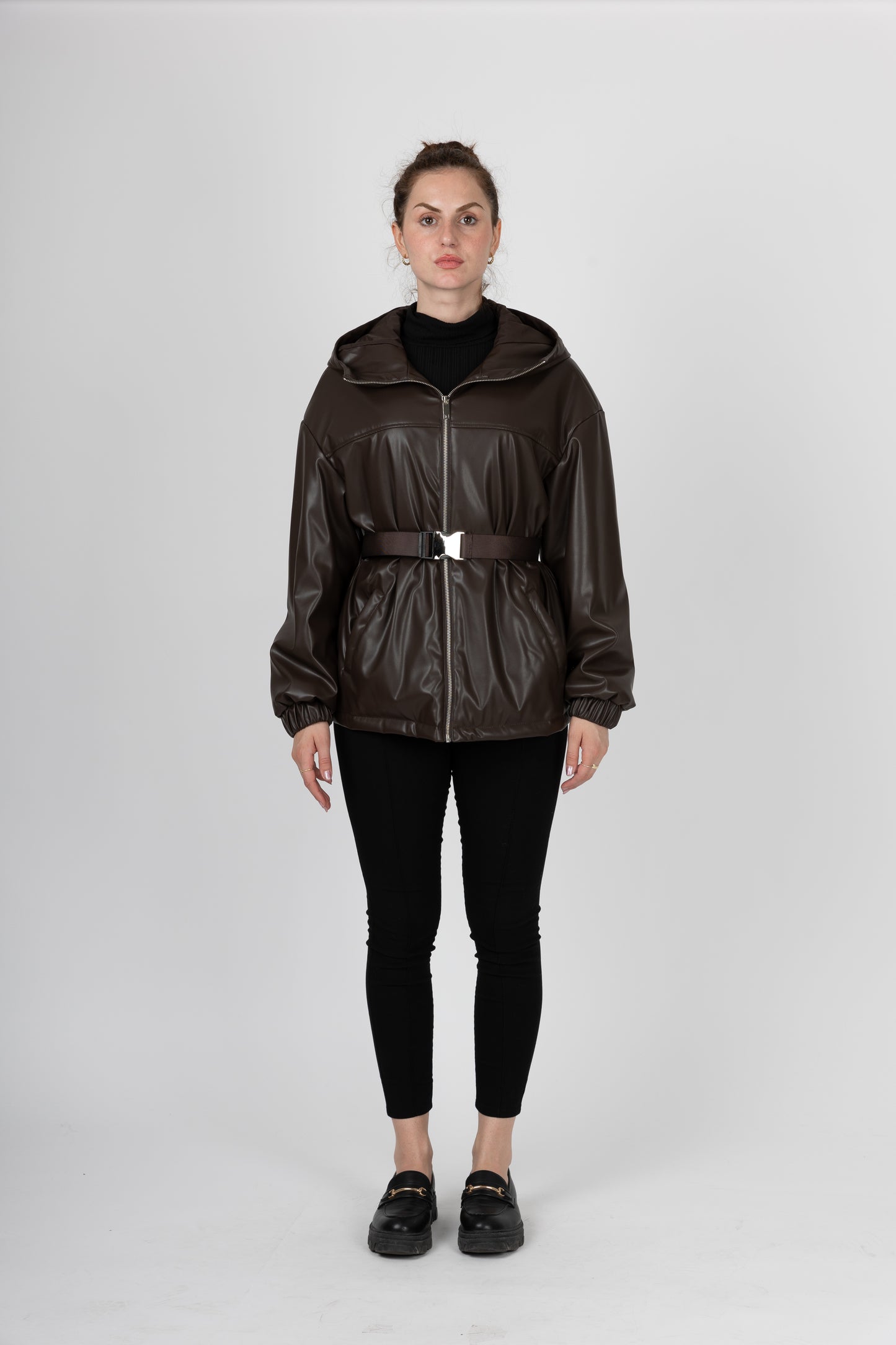 PARKA À CAPUCHE ET CEINTURE EN SIMILI CUIR