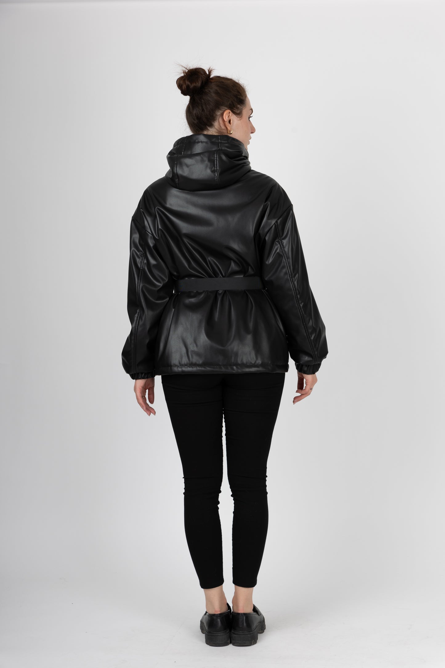 PARKA À CAPUCHE ET CEINTURE EN SIMILI CUIR
