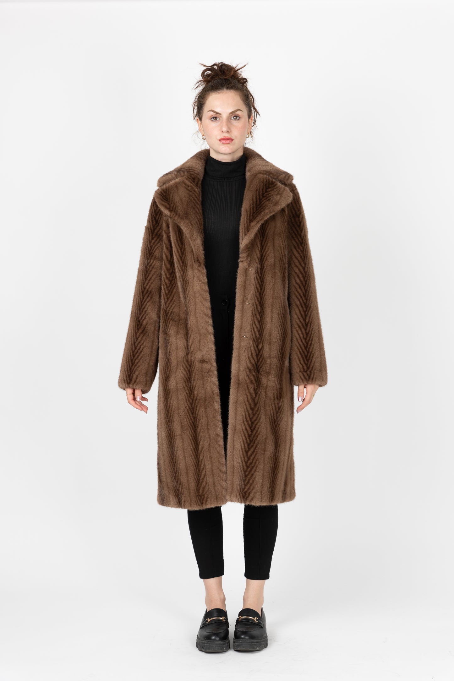 MANTEAU LONG EN FAUSSE FOURRURE À RAYURES
