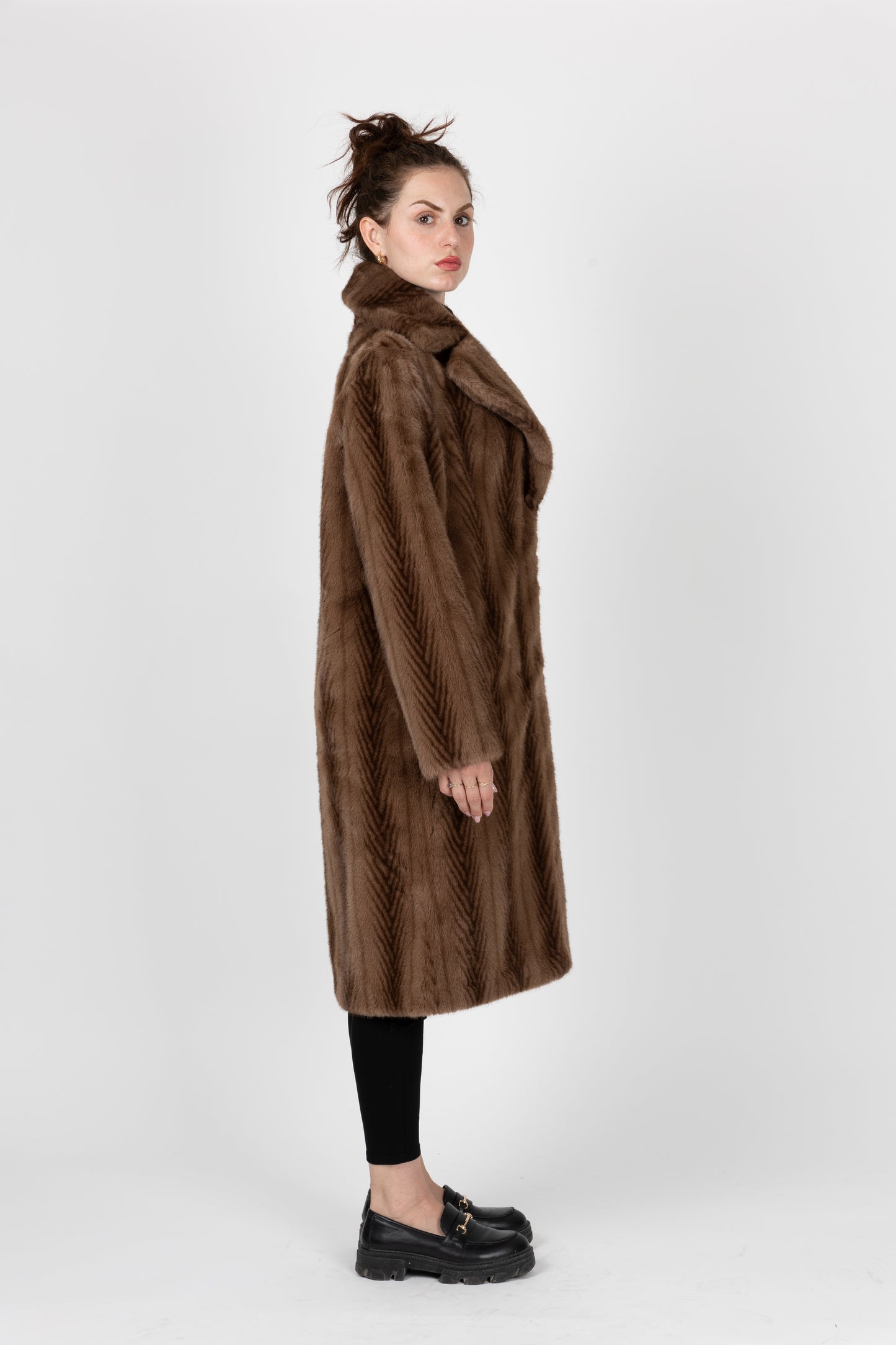MANTEAU LONG EN FAUSSE FOURRURE À RAYURES