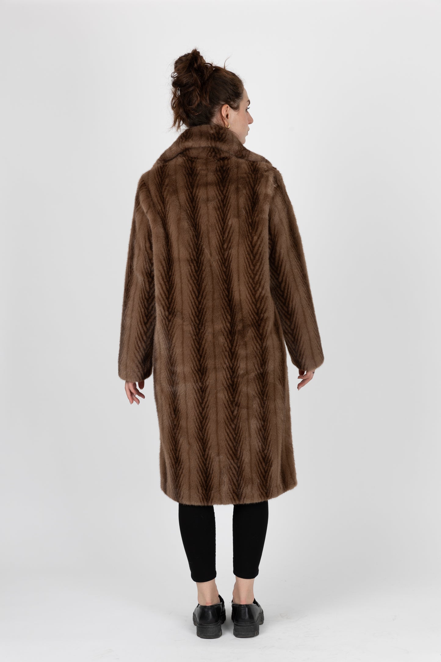 MANTEAU LONG EN FAUSSE FOURRURE À RAYURES