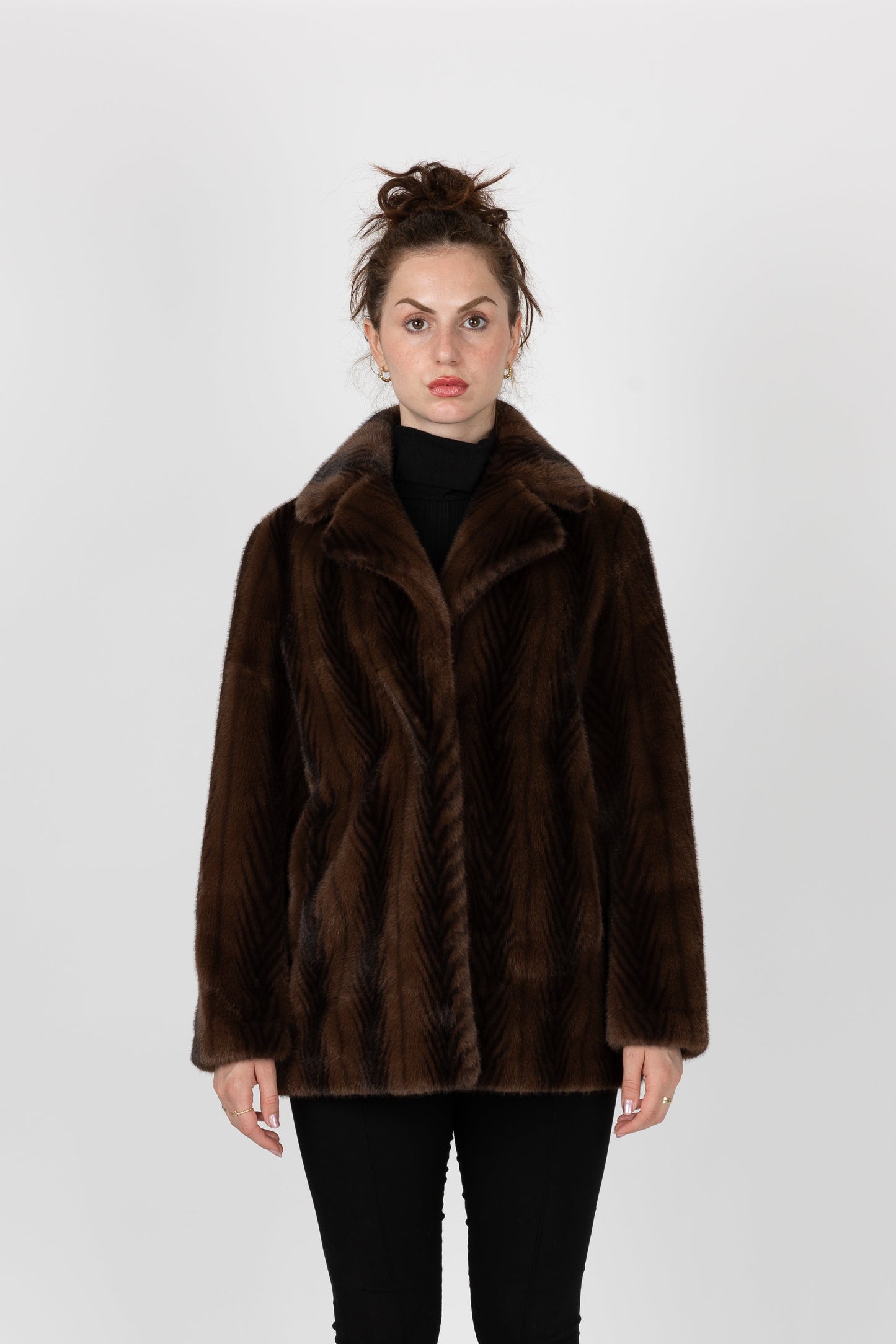 MANTEAU MI-LONG EN FAUSSE FOURRURE À RAYURES