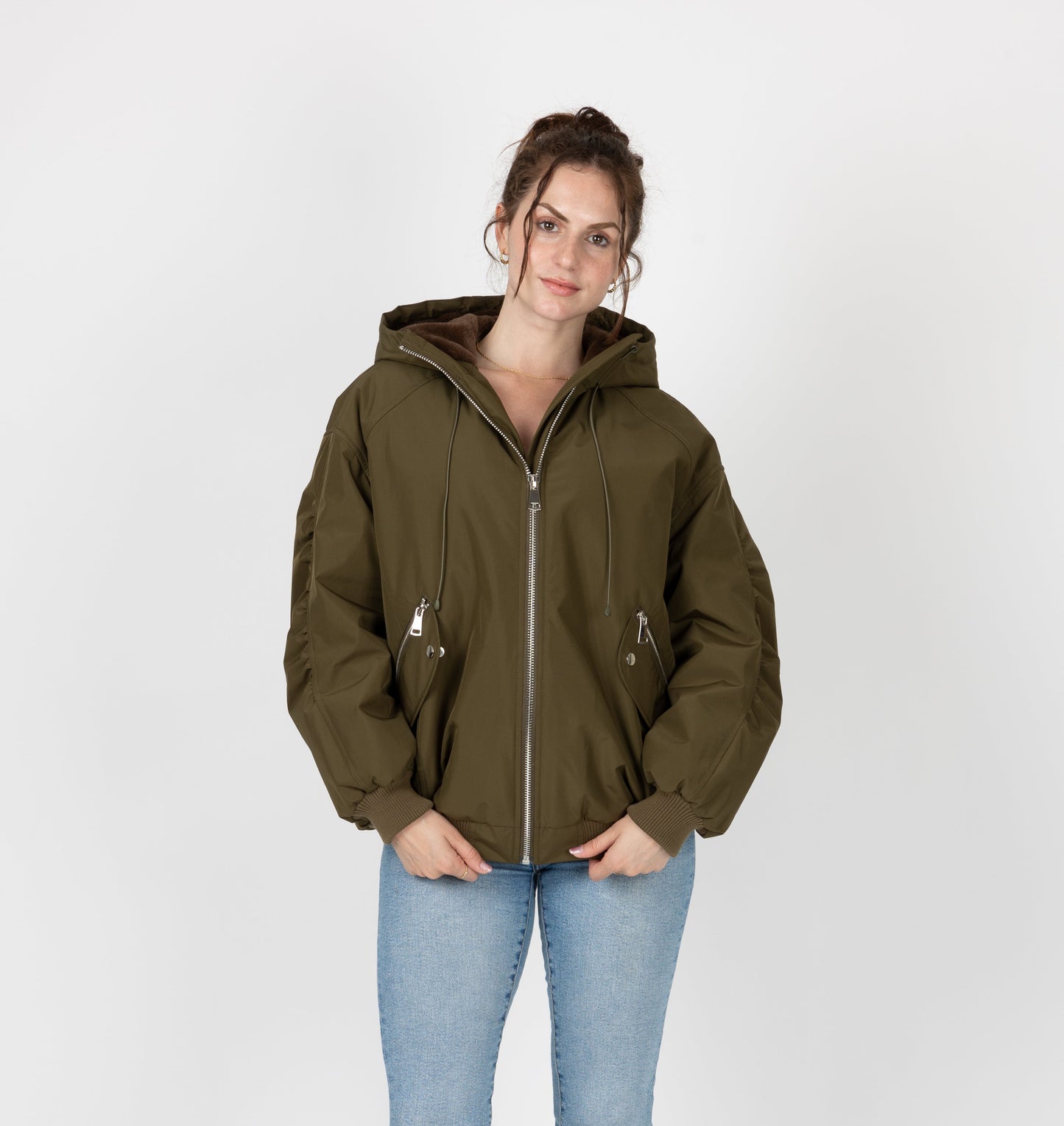 BLOUSON À CAPUCHE AVEC FAUSSE FOURRURE