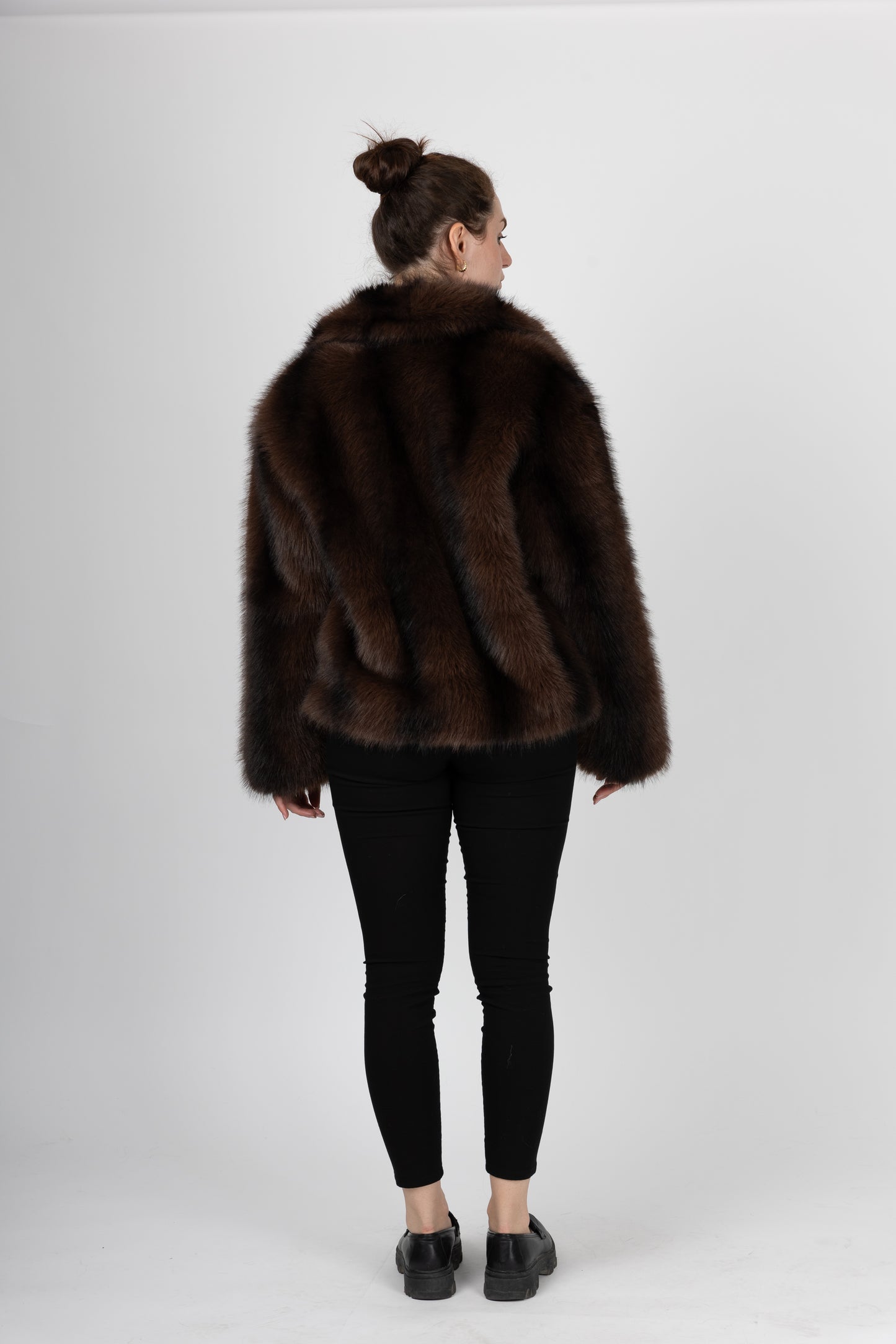MANTEAU EN FAUSSE FOURRURE
