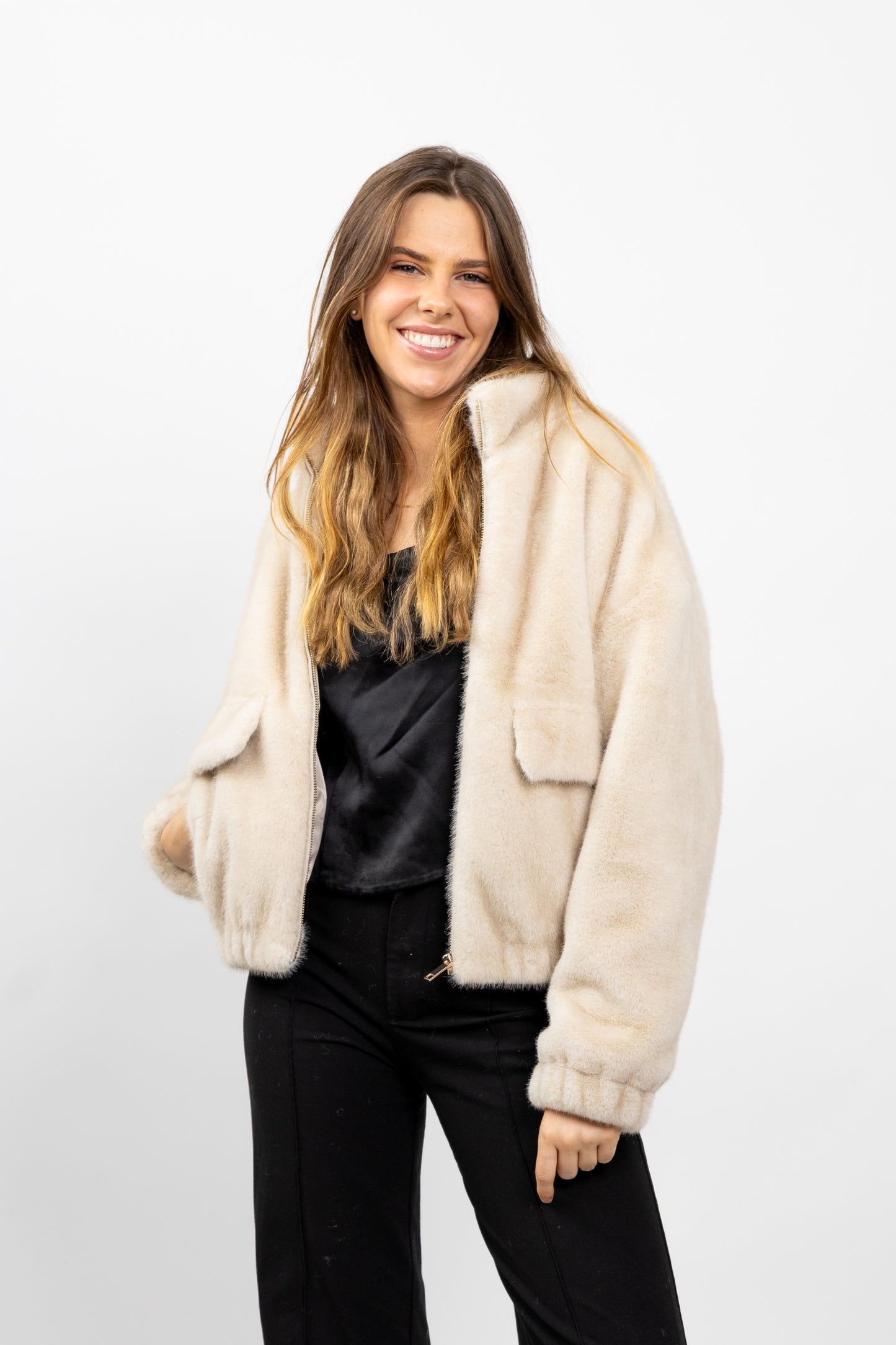 BLOUSON EN FAUSSE FOURRURE