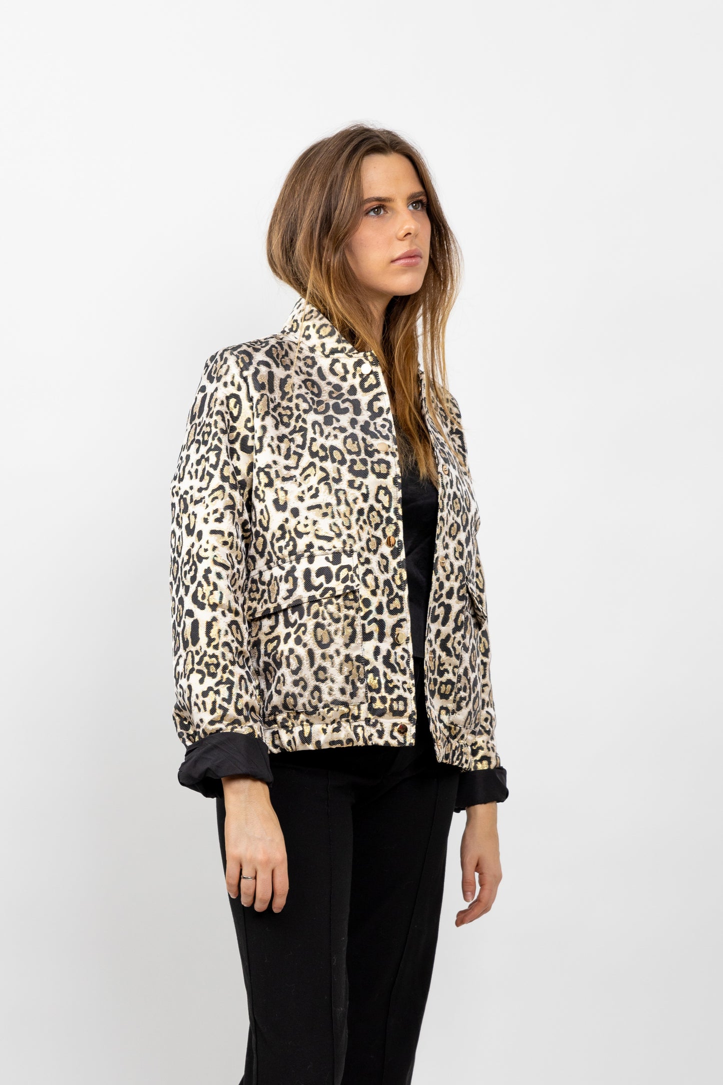 VESTE BLOUSON À MOTIF LEOPARD MÉTALLISÉ