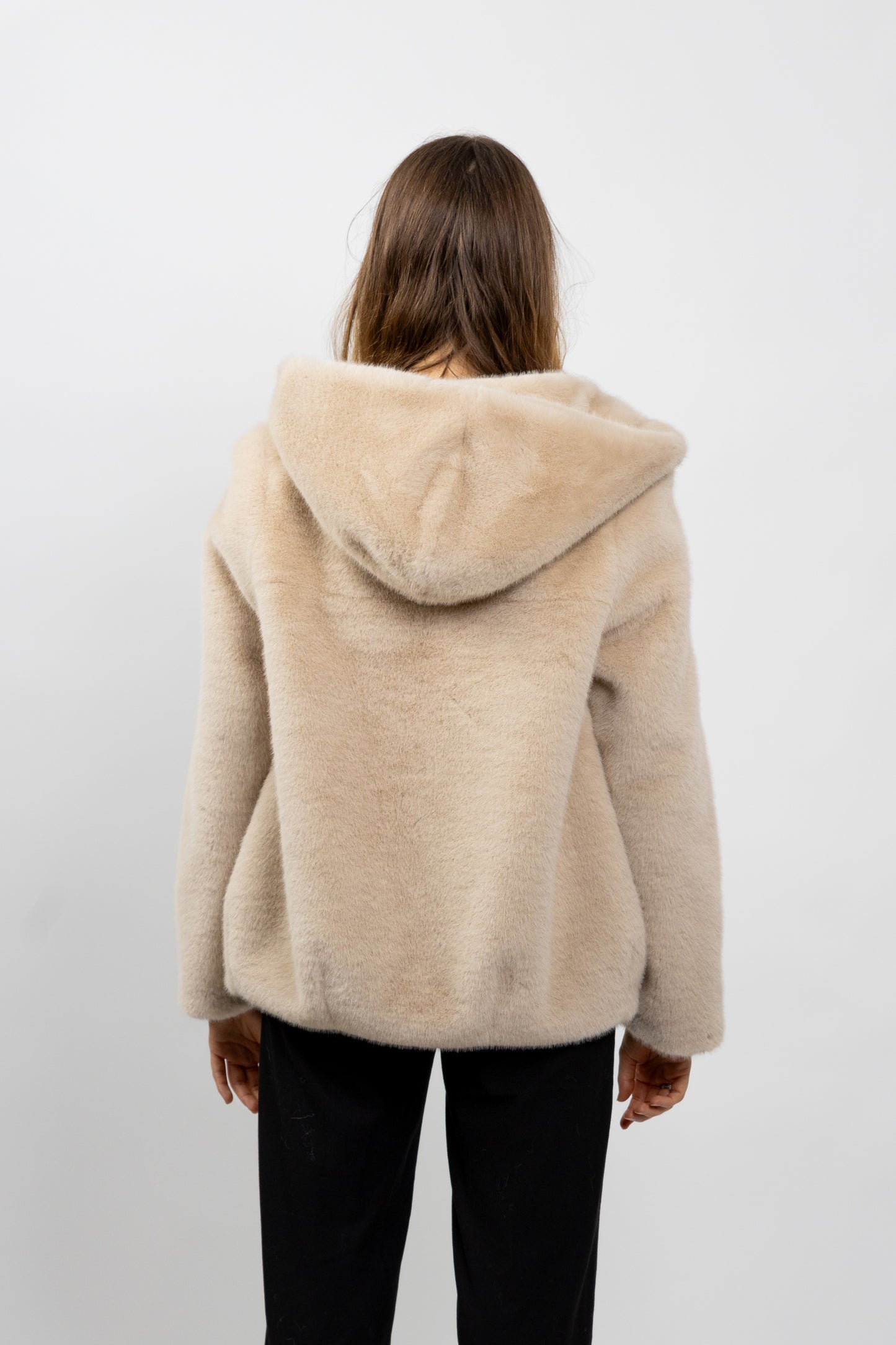 BLOUSON À CAPUCHE EN FAUSSE FOURRURE