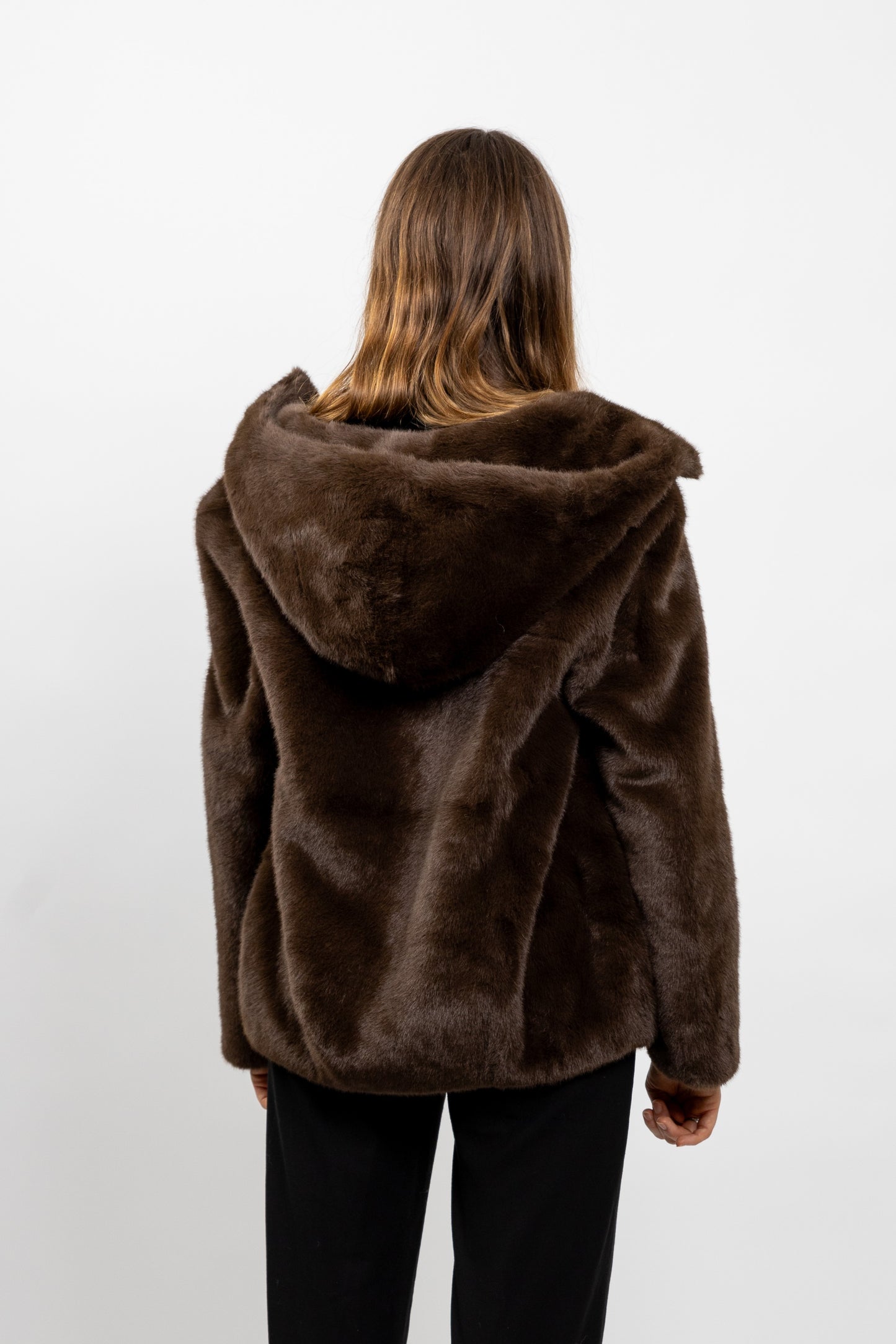 BLOUSON À CAPUCHE EN FAUSSE FOURRURE