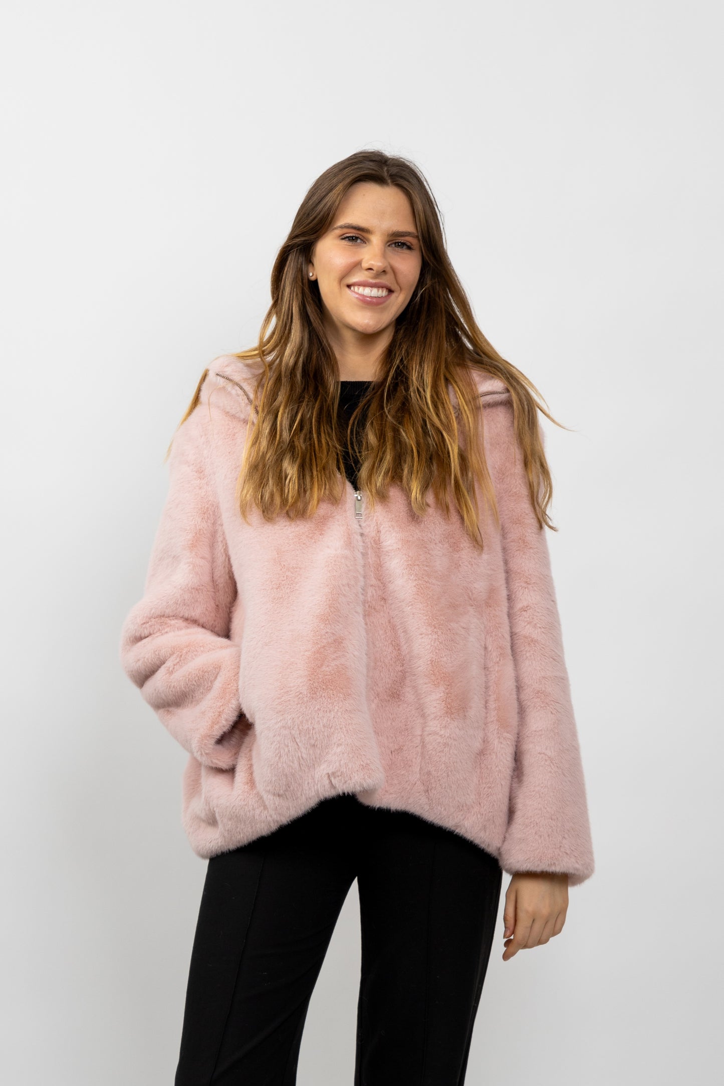 BLOUSON À CAPUCHE EN FAUSSE FOURRURE