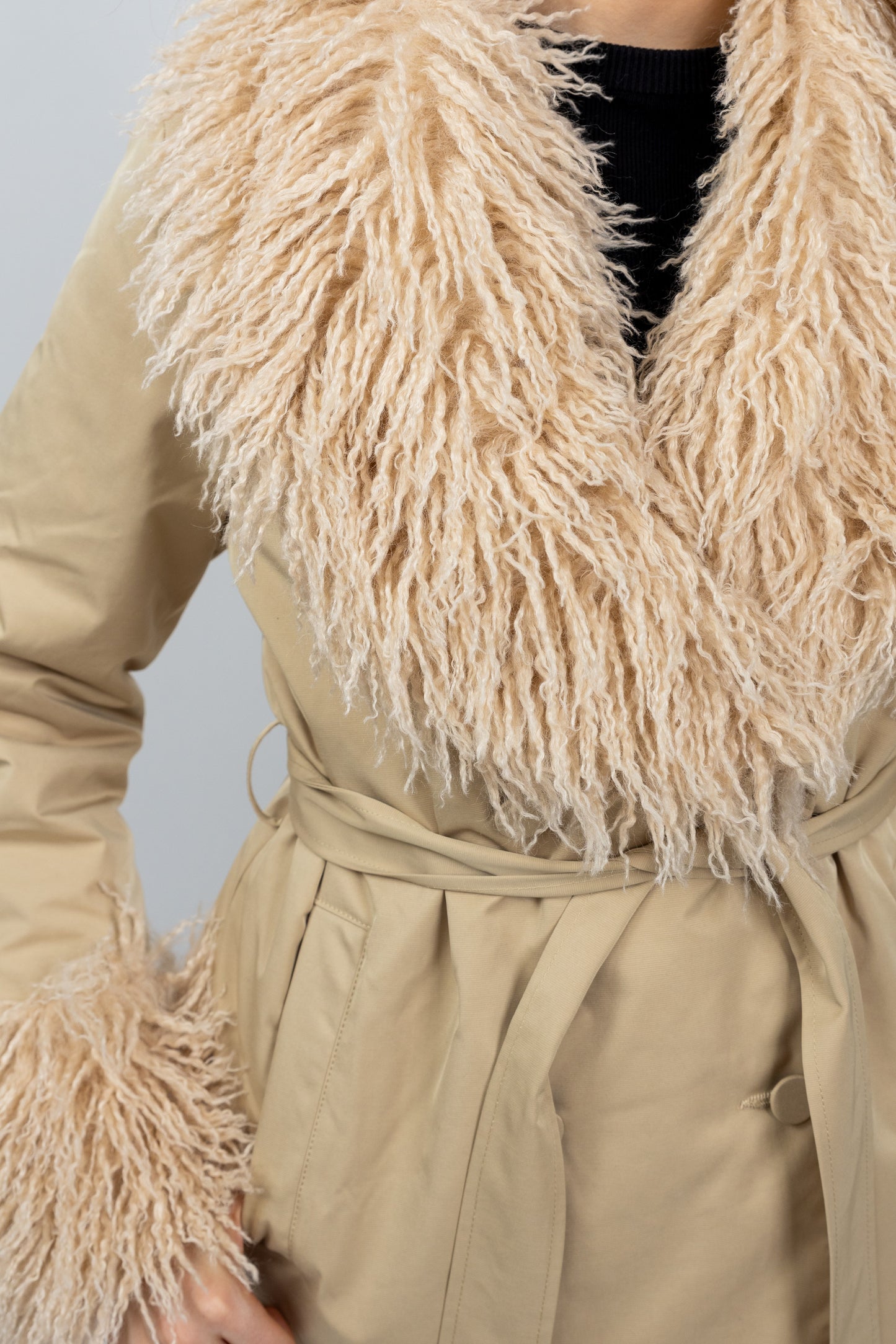 MANTEAU AVEC COL FAUSSE FOURRURE MOUTON DE MONGOLIE