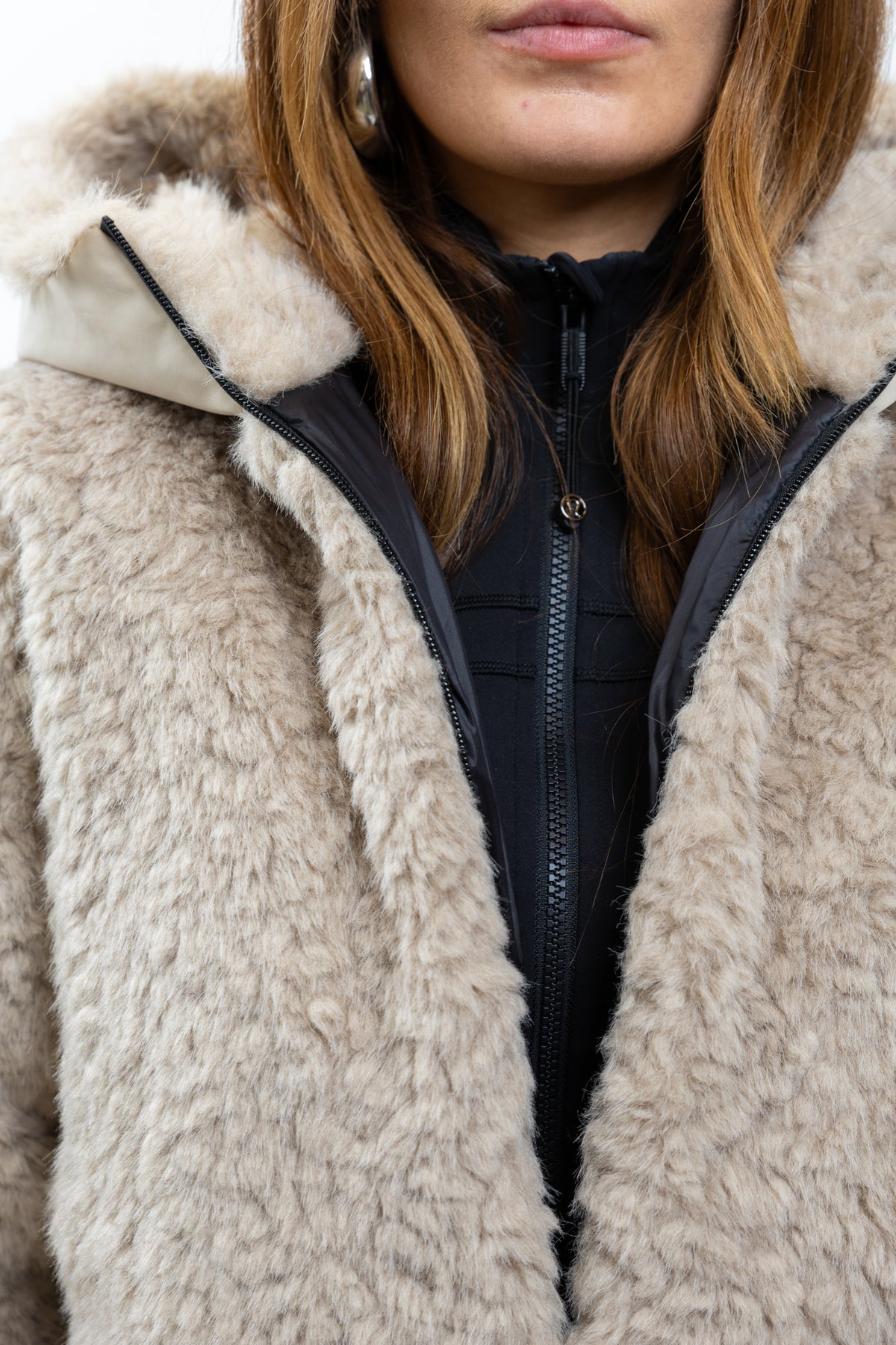 BLOUSON EN FAUSSE FOURRURE À INTERIEUR DOUDOUNE