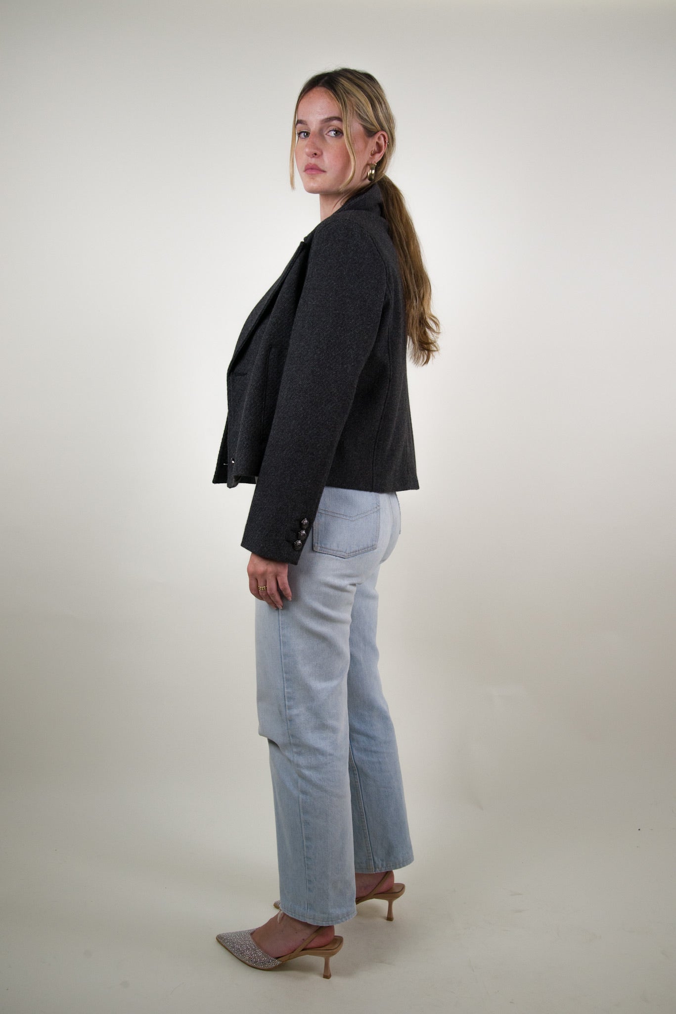 VESTE COURTE À DOUBLE BOUTONNAGE