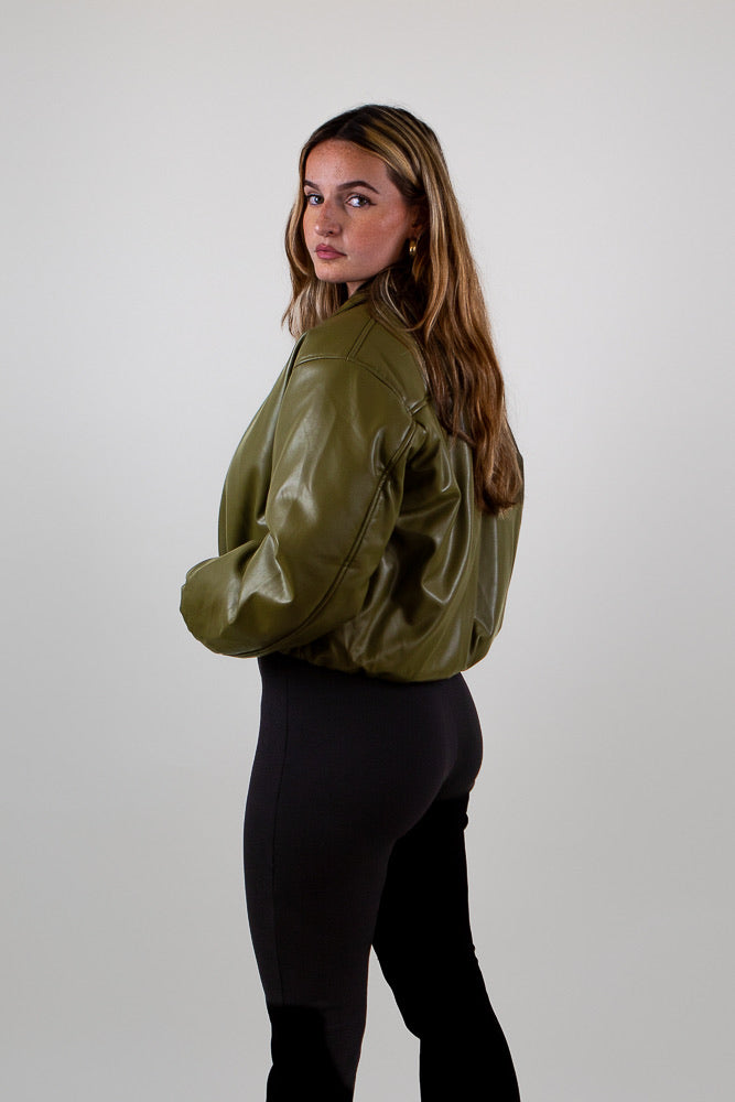 BOMBER COURT EN SIMILICUIR