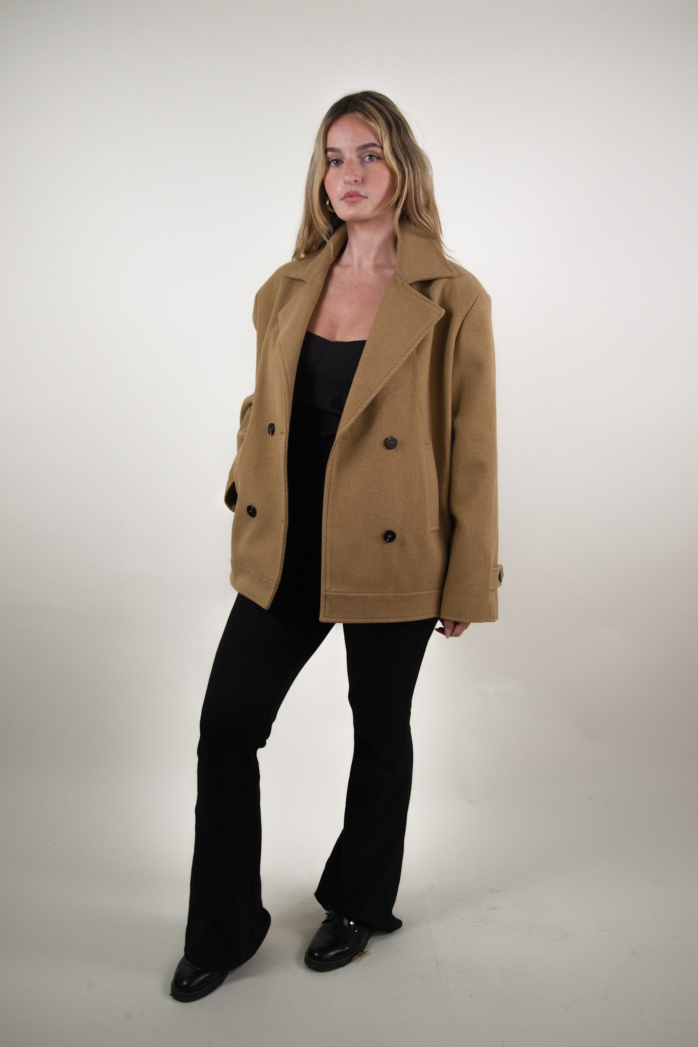 MANTEAU COURT EN LAINE